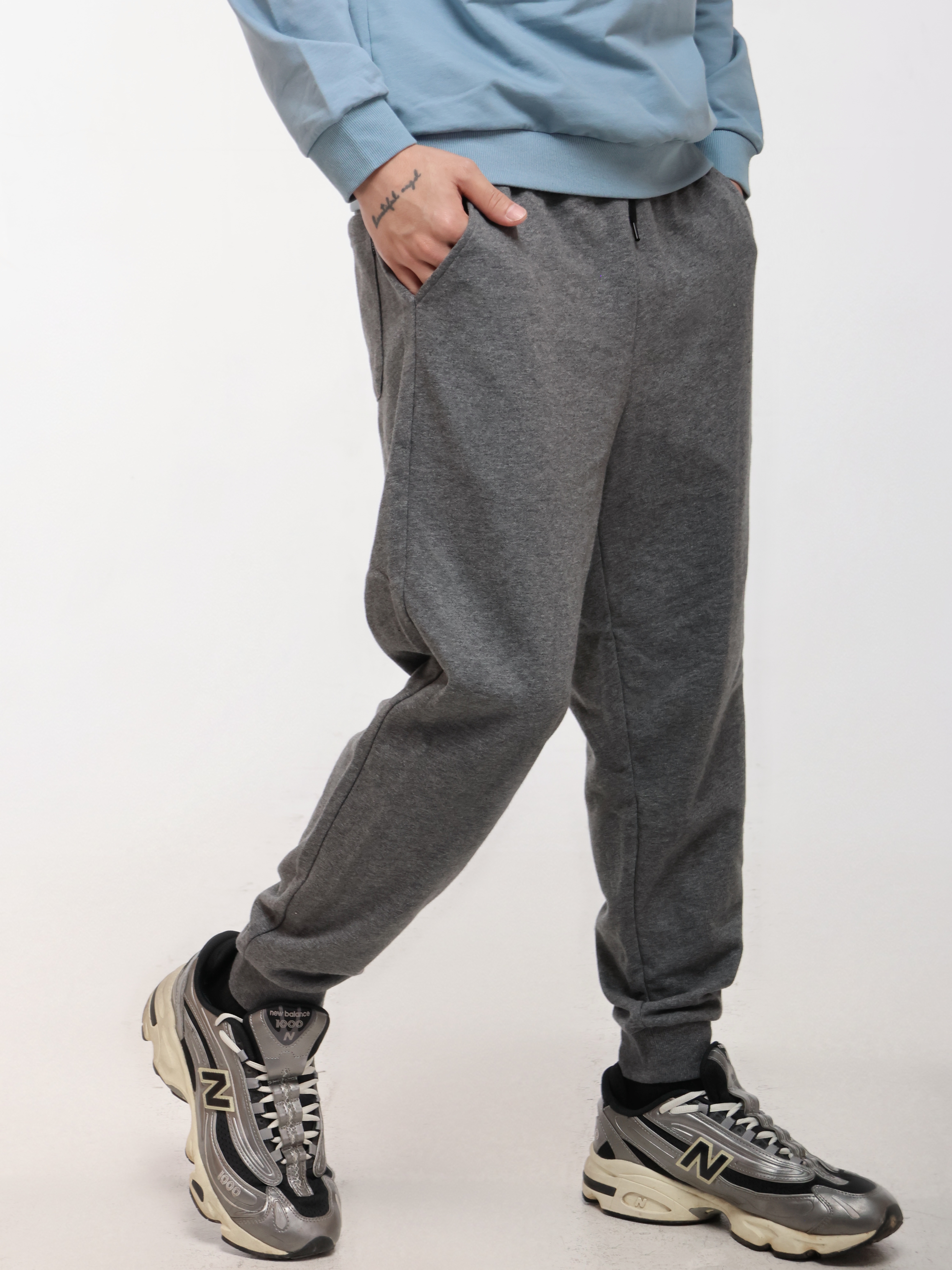 Men's Knitted Joggers with "CONFIDENCE" Print (YS30126)