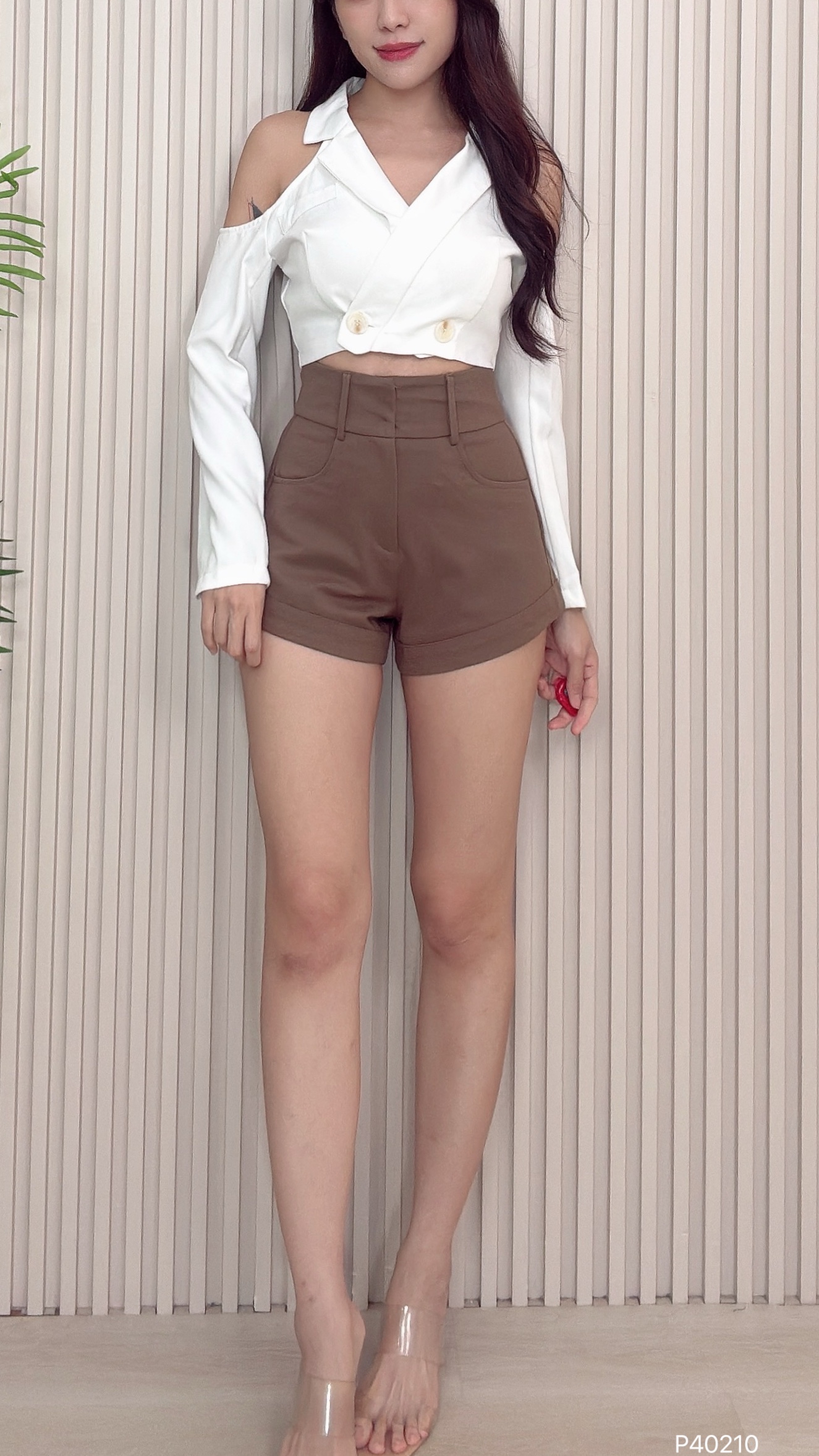 【LBP独家】百搭显瘦阔腿高腰短裤   (P40210)