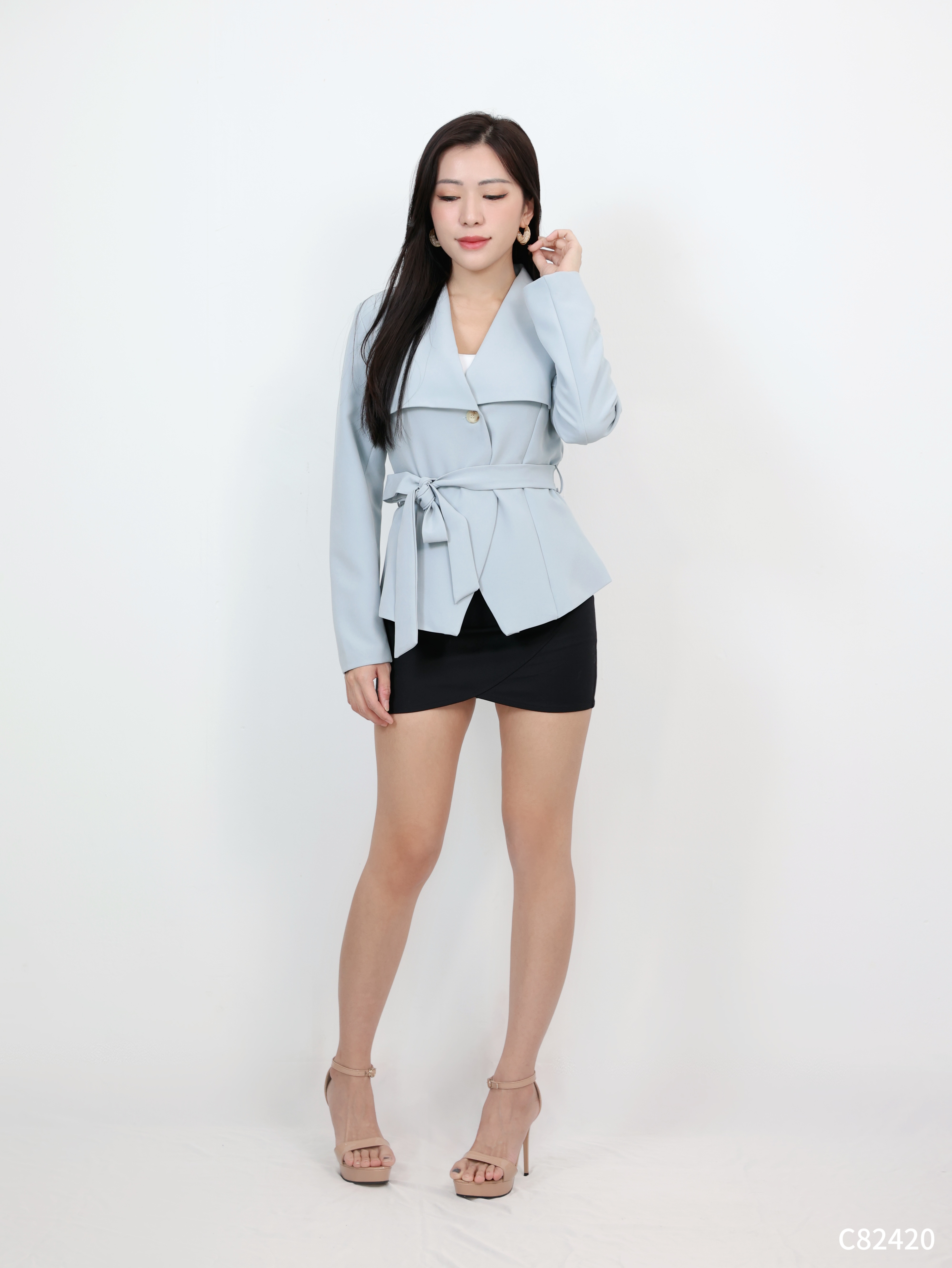 【LBP独家】小众设计感V领通勤外套 (C82420)-La'Belle Fashion Boutique Sdn Bhd