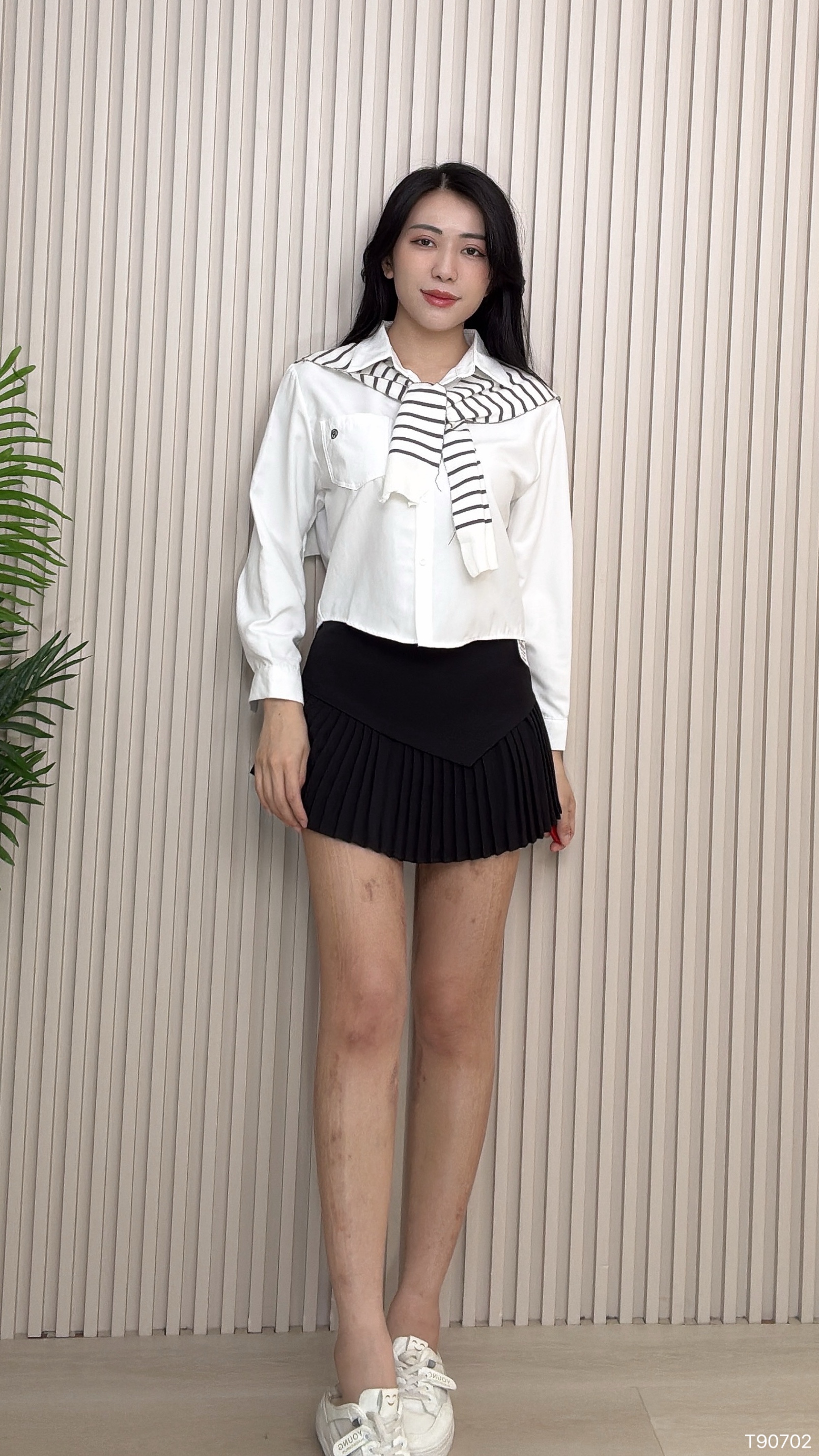 学院风叠穿撞色设计长袖上衣 (T90702)