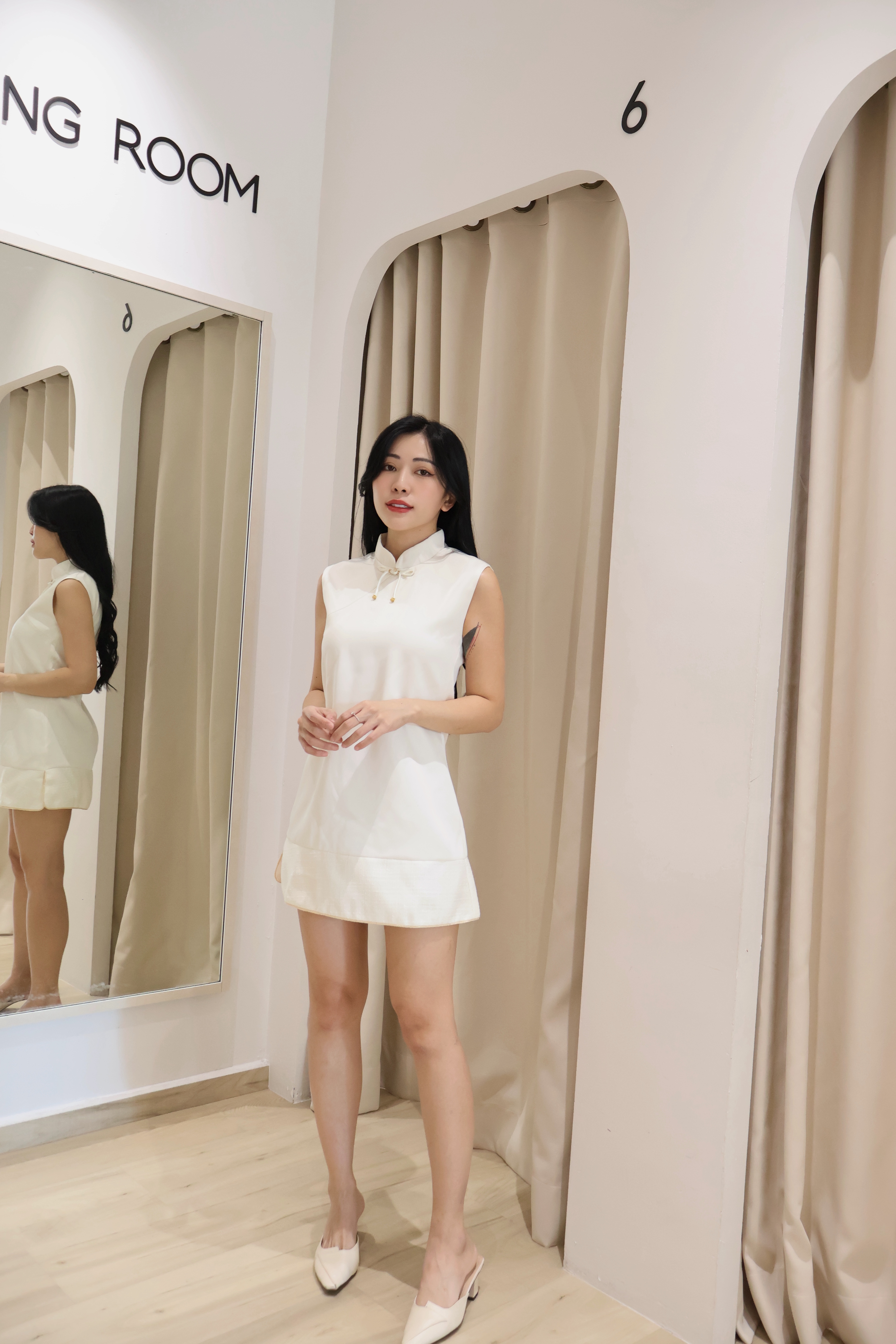 【LBP 独家新年系列】优雅新中式拼接设计无袖立领旗袍 (ST21487)