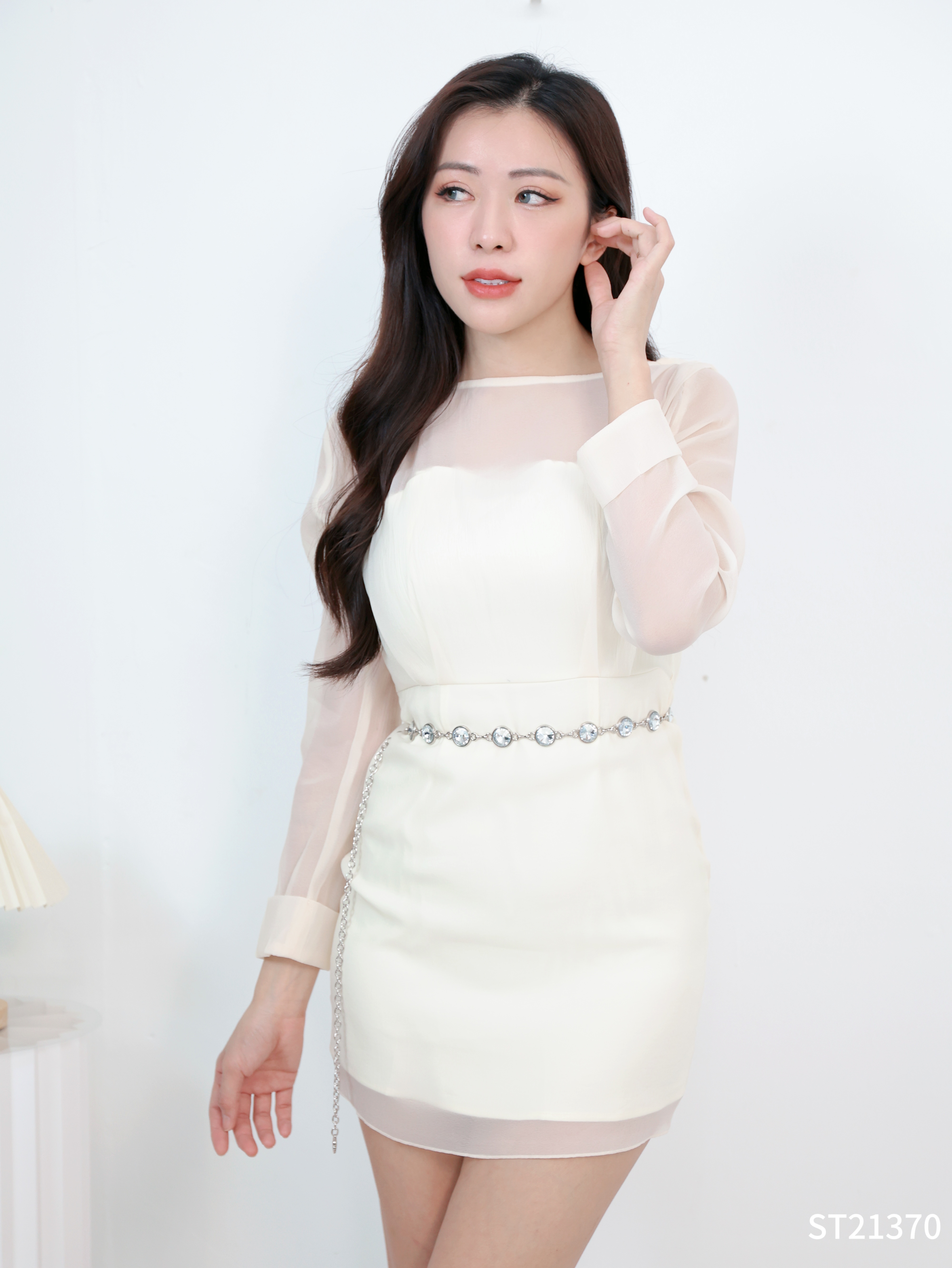 【LBP独家】名媛气质修身宽领长袖连身裙（ST21370）