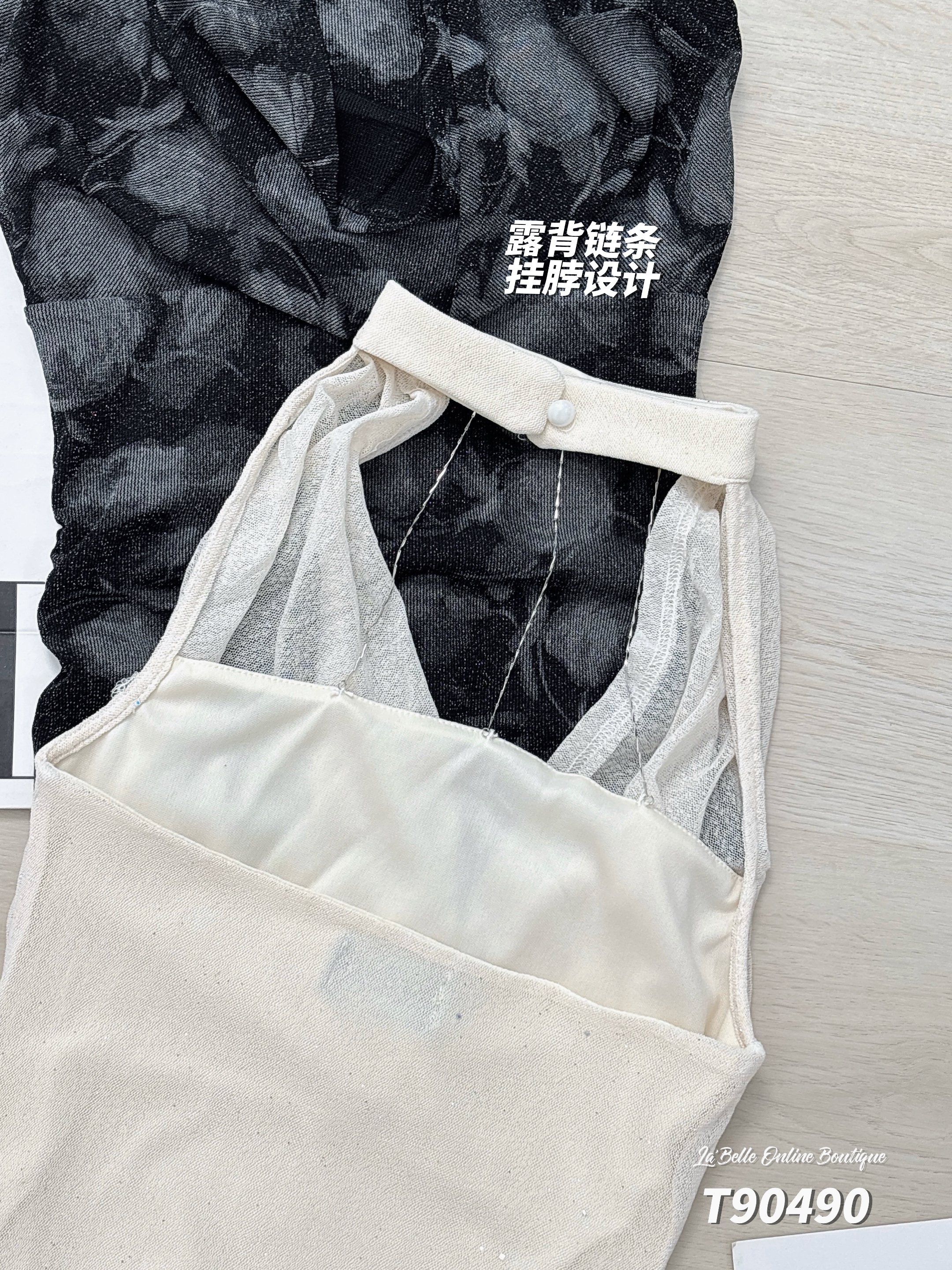 辣妹露背链条设计挂脖上衣 (T90490)