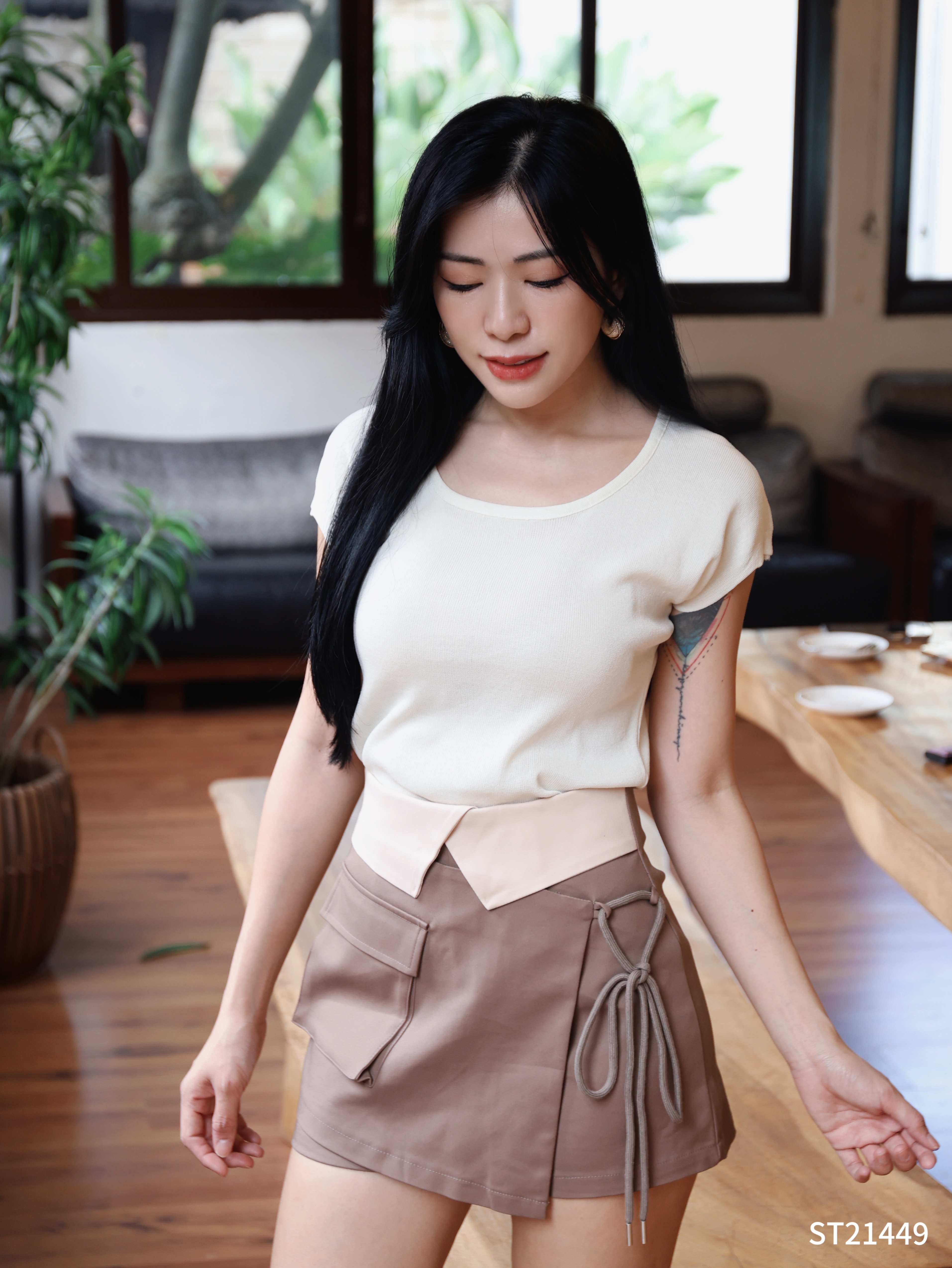 【LBP独家】百搭撞色系带设计A字高腰裤裙 (ST21449)