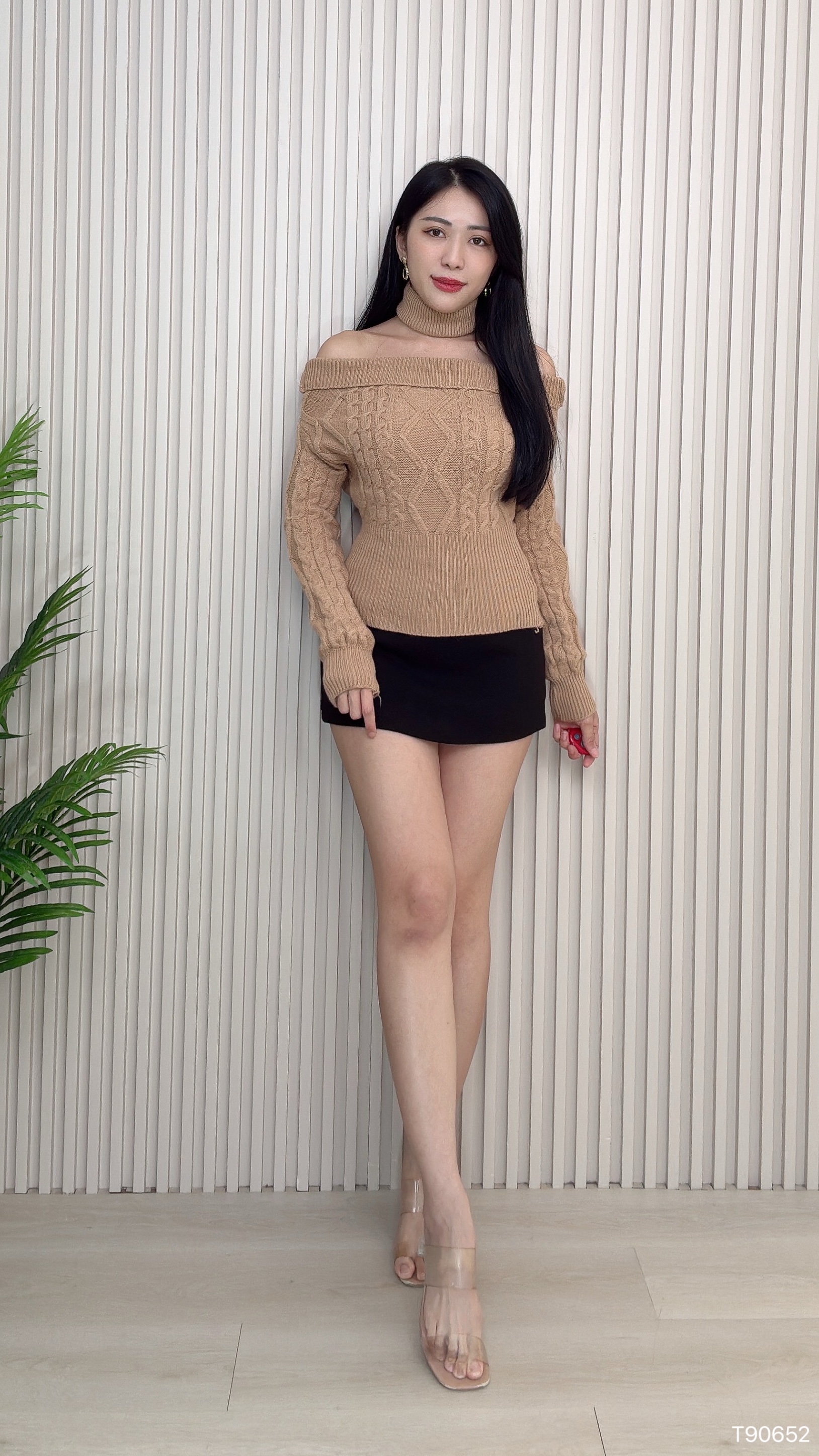 轻奢感麻花纹一字肩长袖上衣 (T90652)