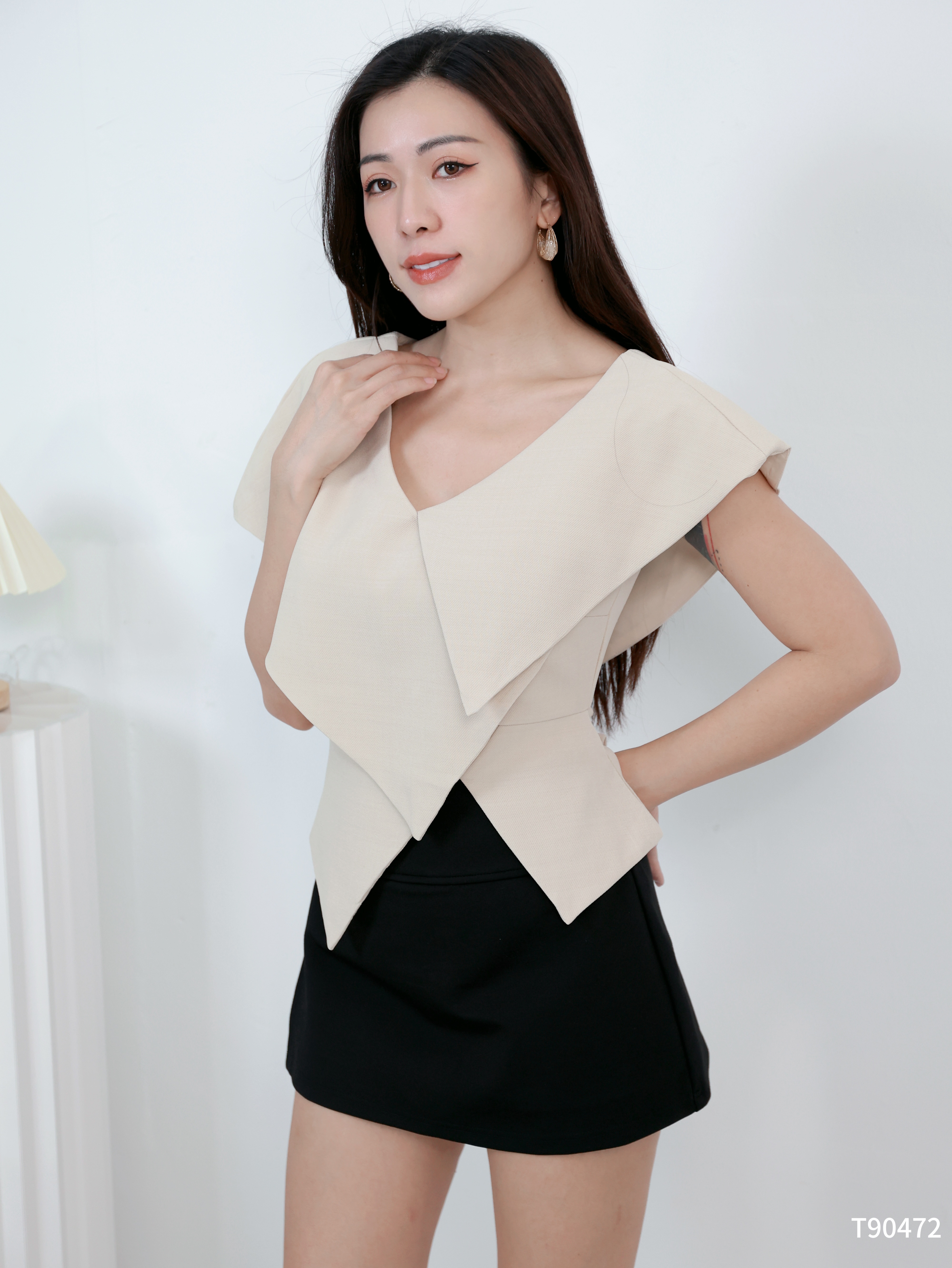 高级感不规则设计上衣 (T90472)