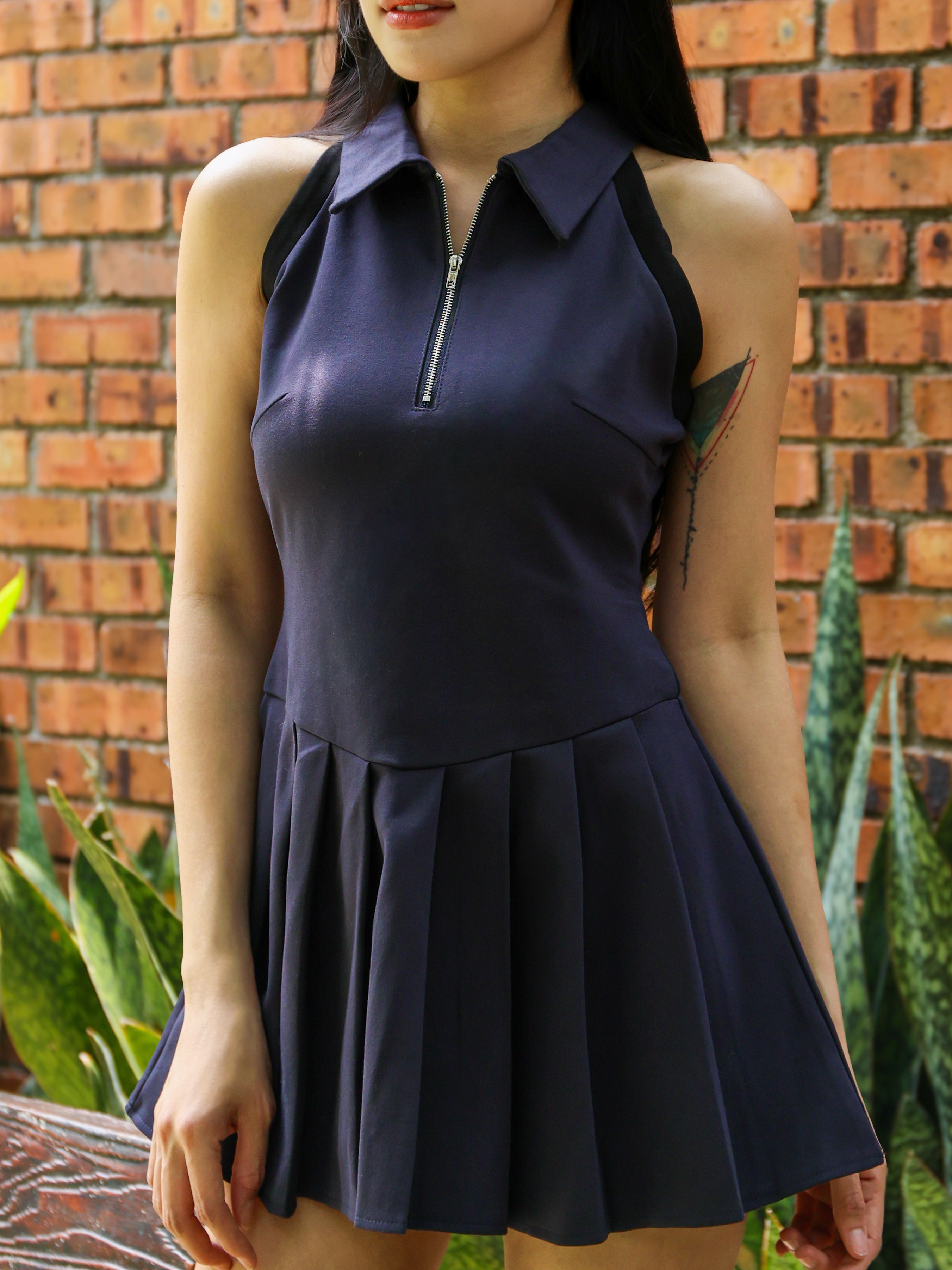 韩系削肩撞色设计百褶连身裙 (ST21629)