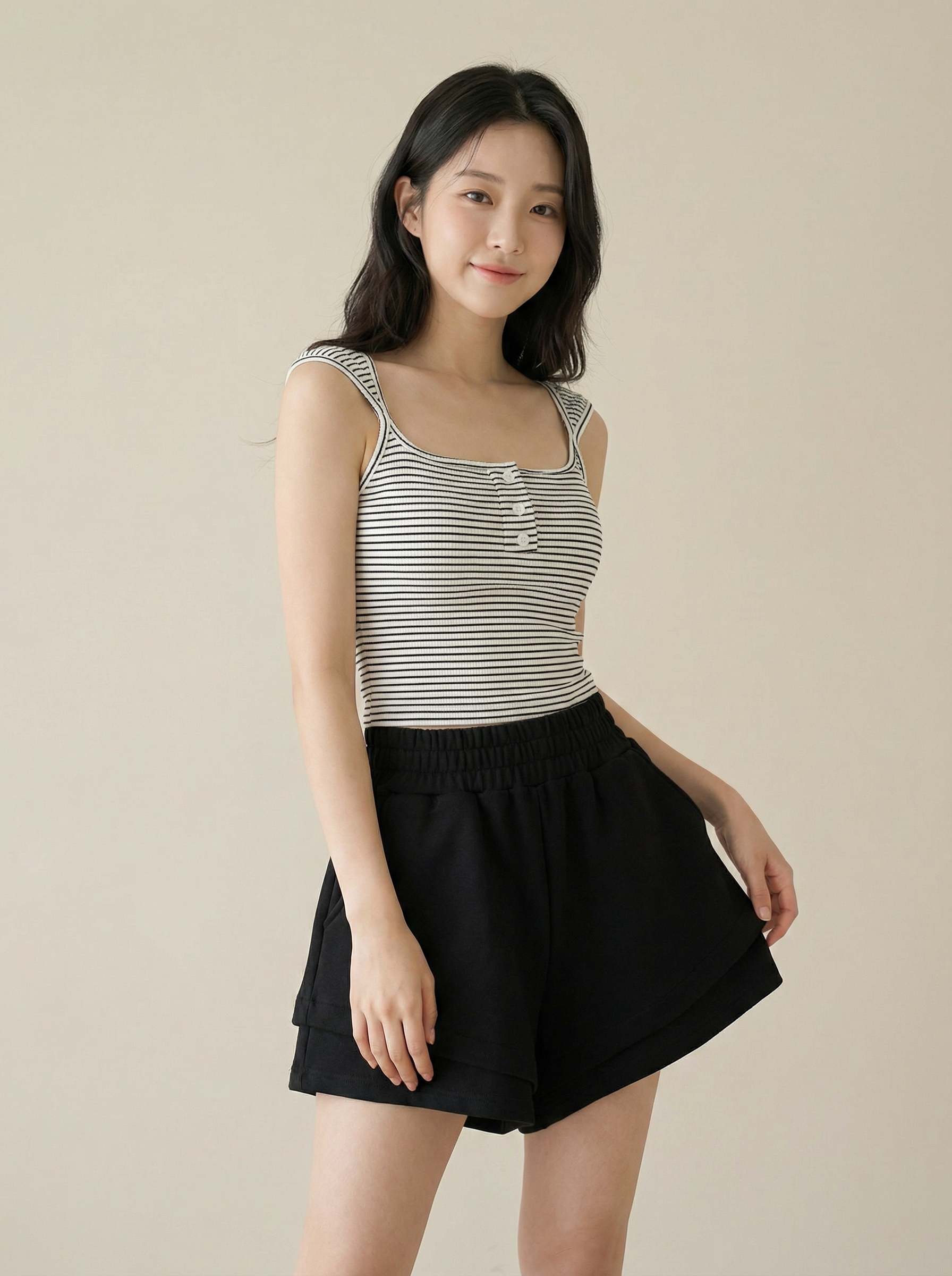 日常百搭款微笑设计高腰短裤 (P40239)