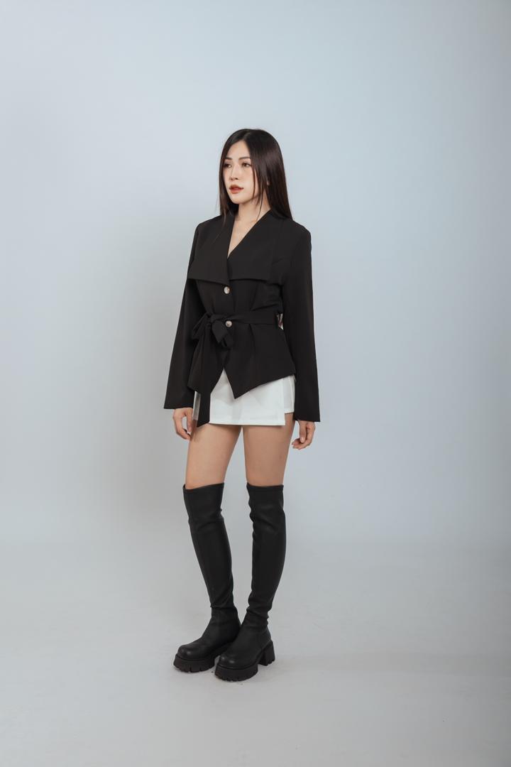 【LBP独家】小众设计感V领通勤外套 (C82420)