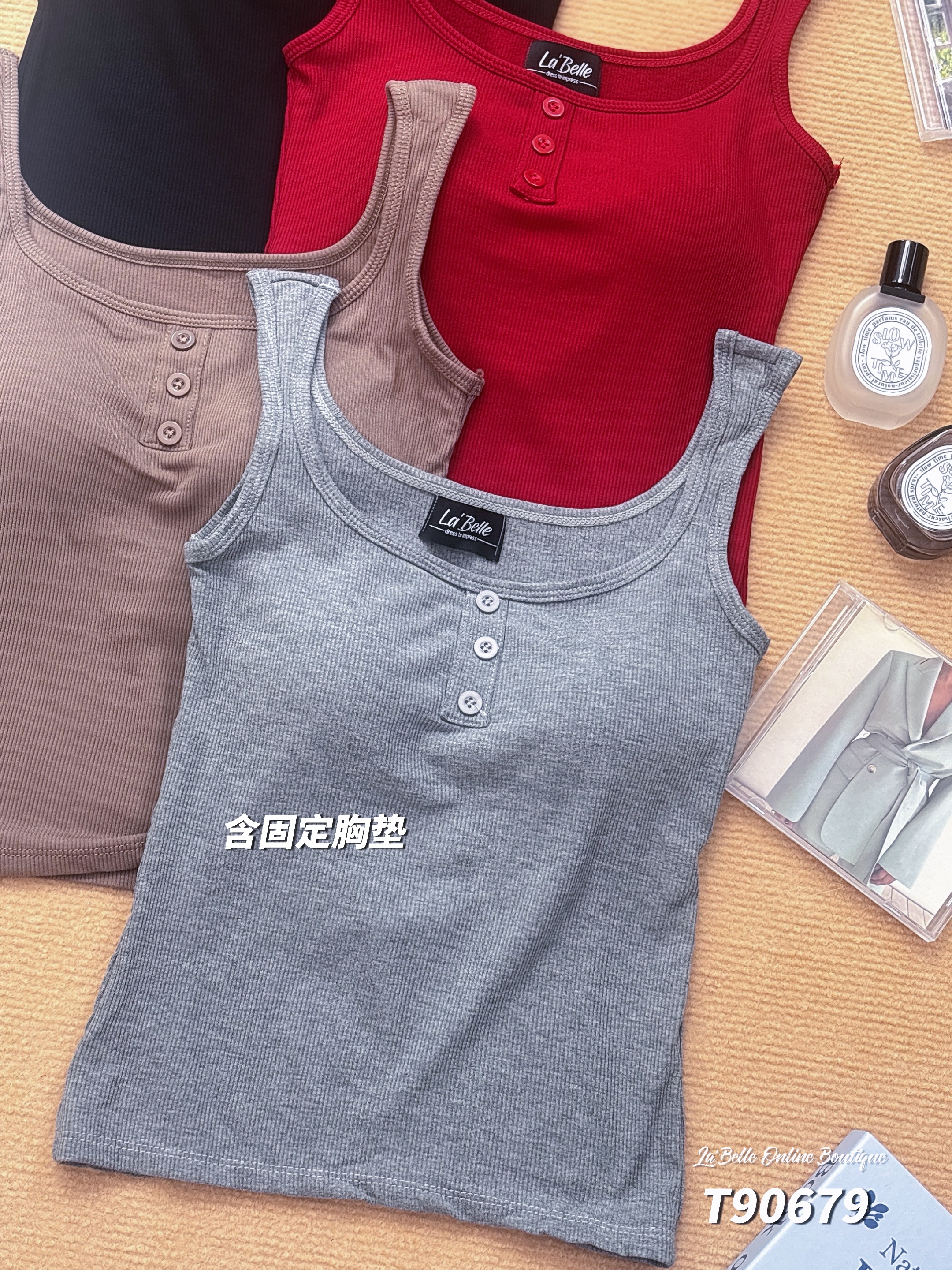 百搭纯色纽扣方领设计上衣（T90679）