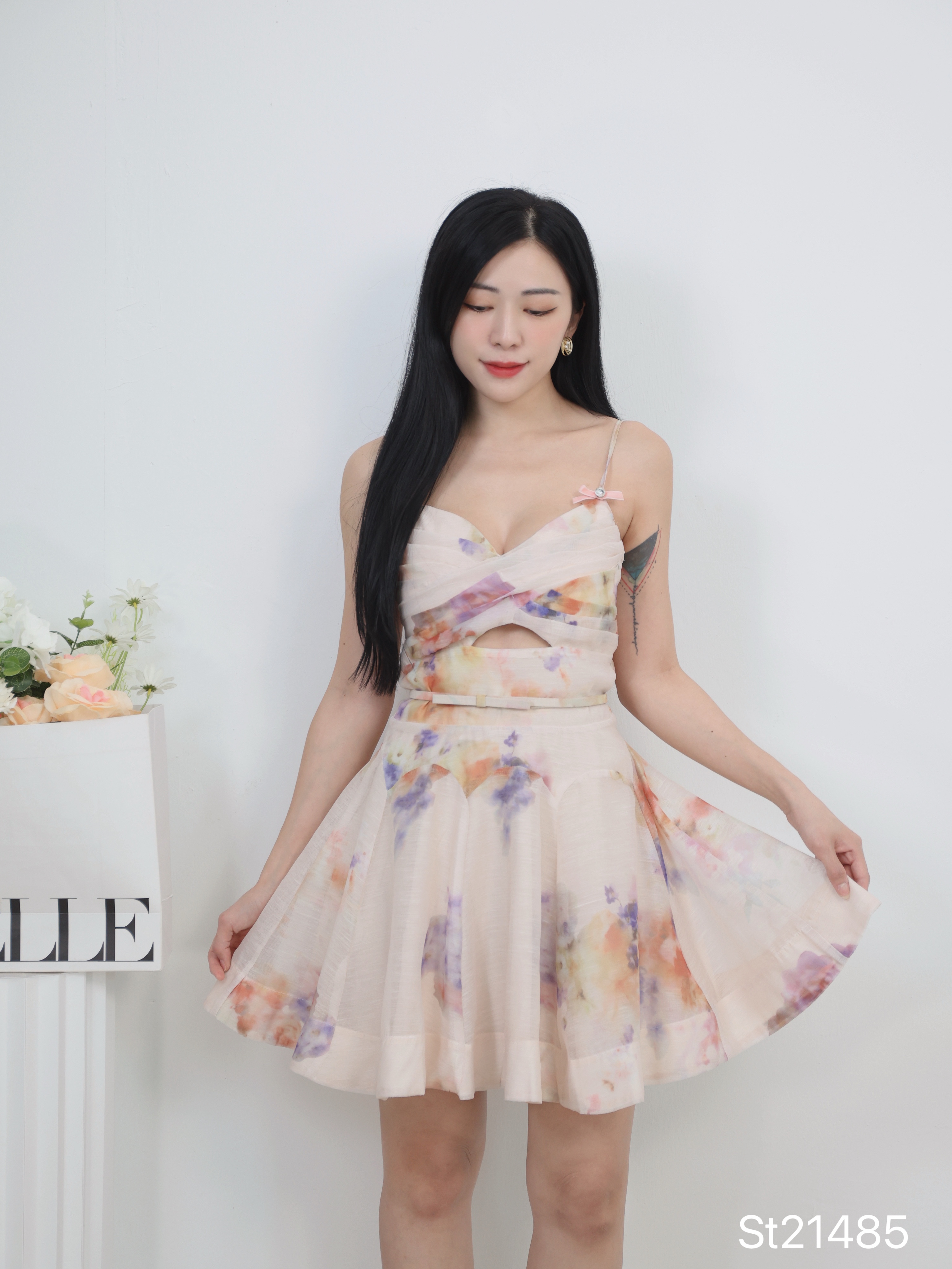 【LBP独家】秘境花仙露肩碎花褶皱设计吊带连身裙 (ST21485)