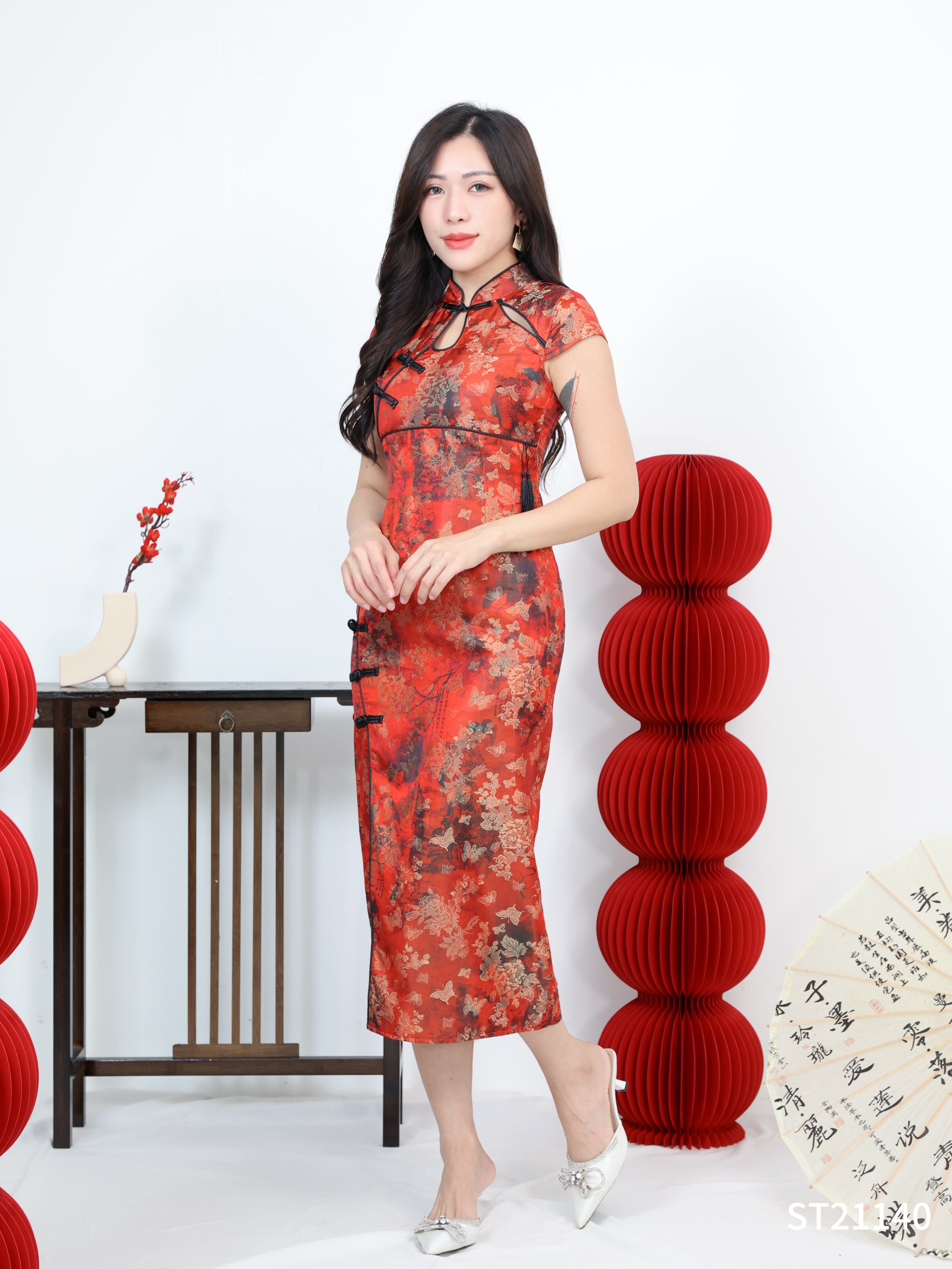 【LBP GXFC 独家新年系列】复古国风修身版过膝旗袍 (ST21140)-La'Belle Fashion Boutique Sdn Bhd