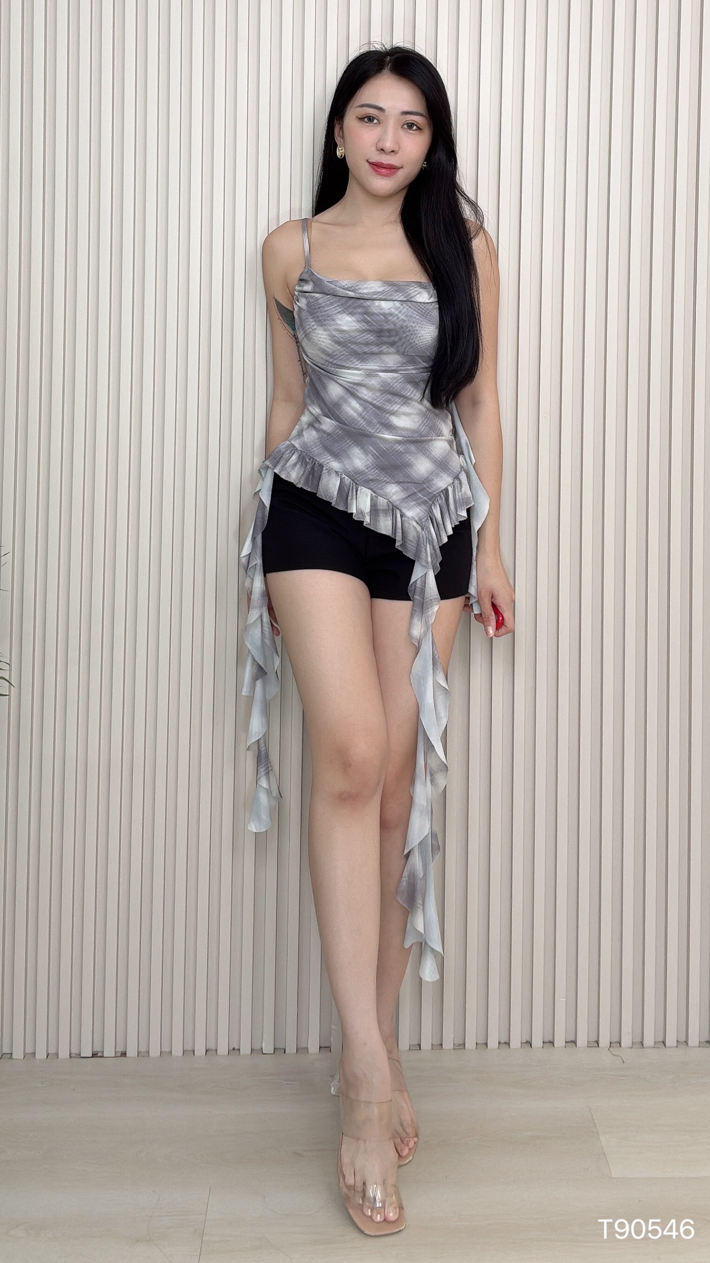 韩系不规则褶皱荷叶边设计吊带格子上衣 (T90546)