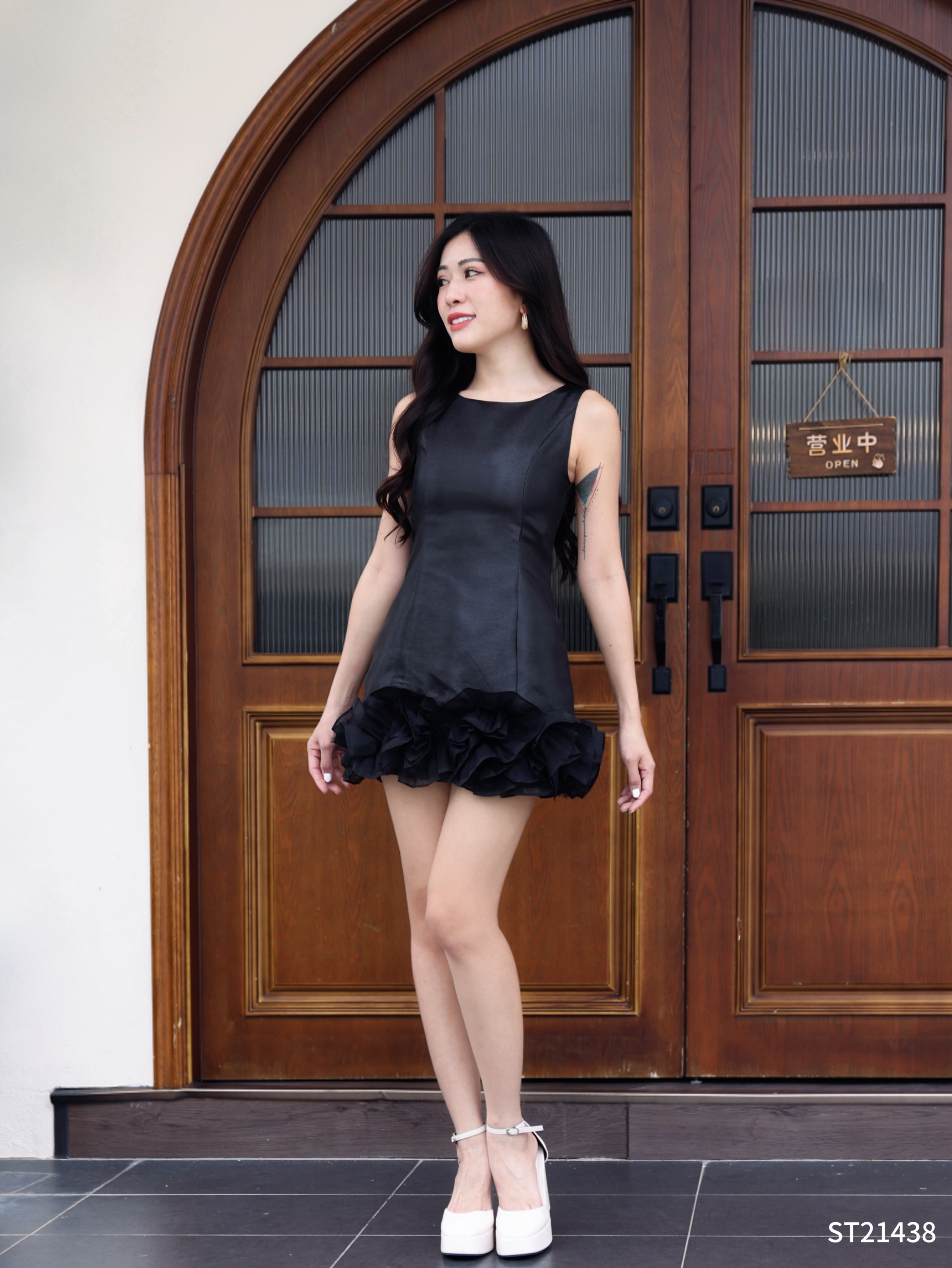 【LBP独家】简约名媛风无袖修身连身裙 (ST21438)