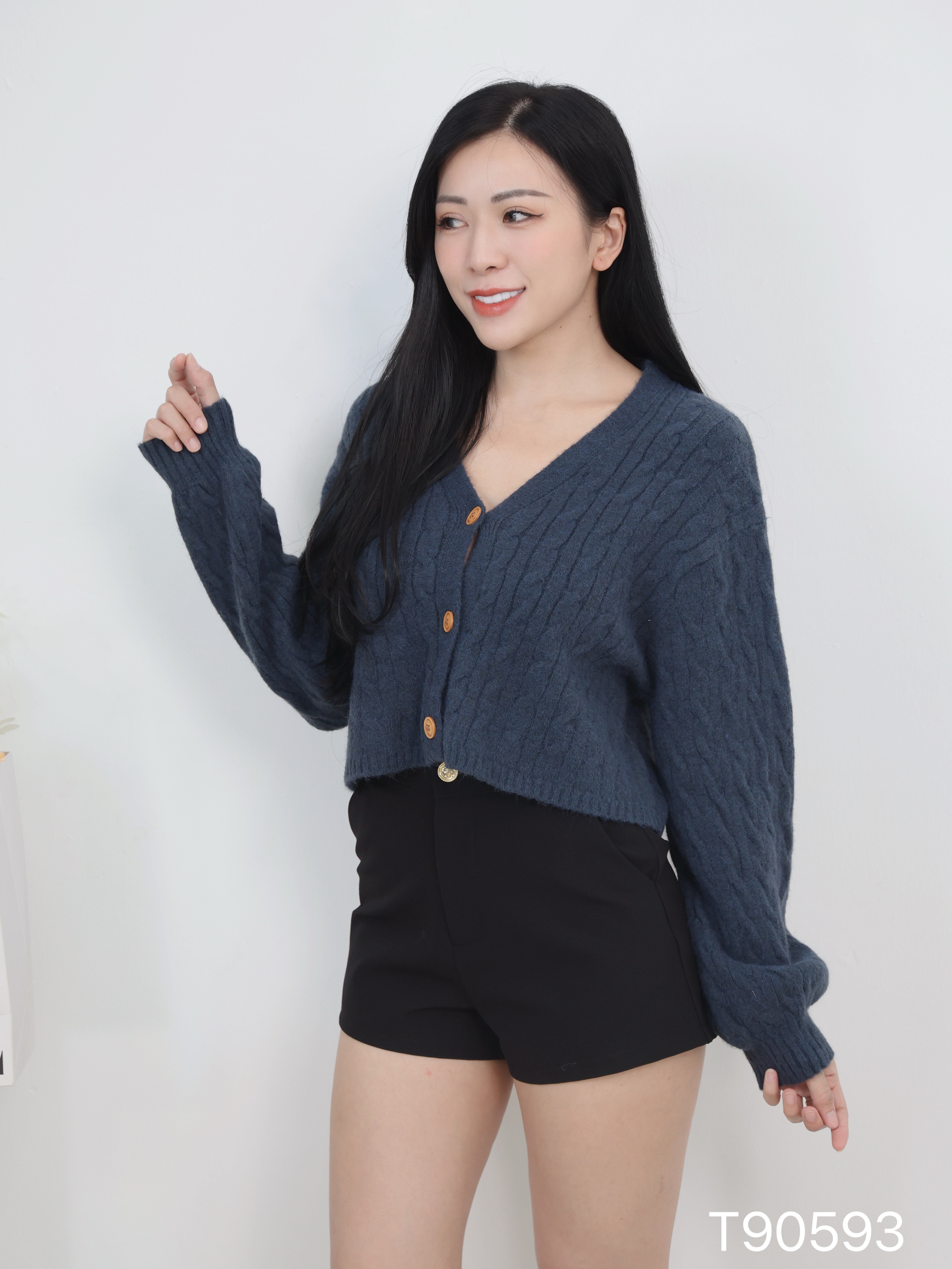 韩系纯色V领宽松长袖上衣 (T90593)