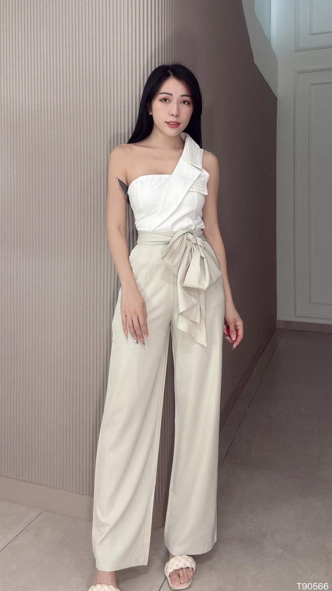 【LATTE NOON】酷帅撞色西装领削肩设计上衣 (T90566)