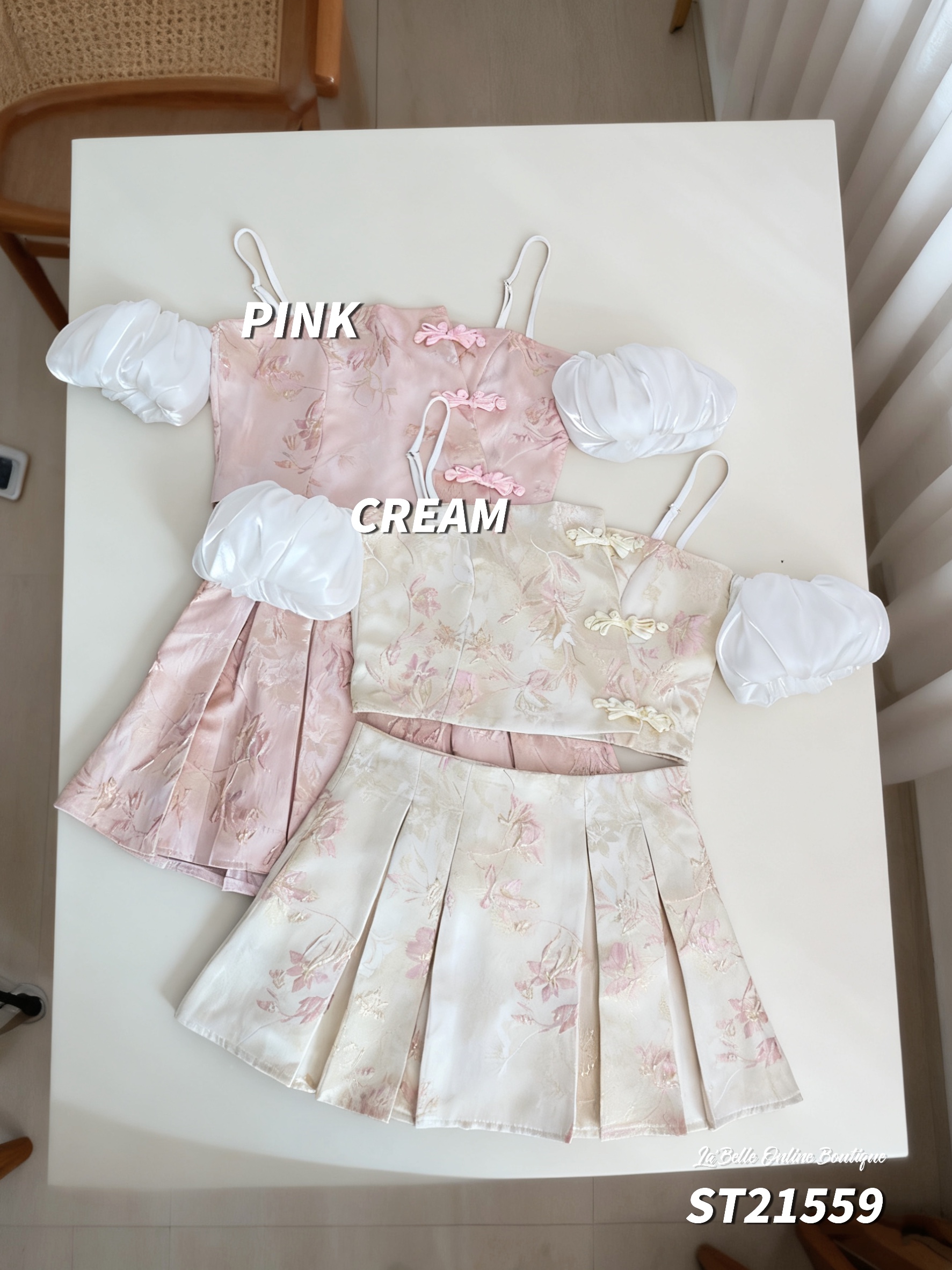 【LBP 独家新年系列-女款】独特设计感旗袍两件套 (ST21559)