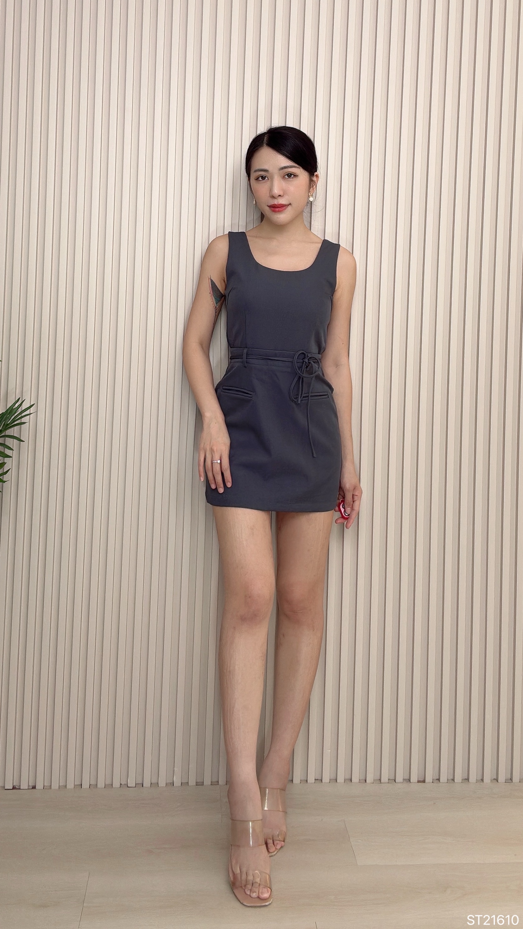 简约大气圆领系带设计连身裙 (ST21610)