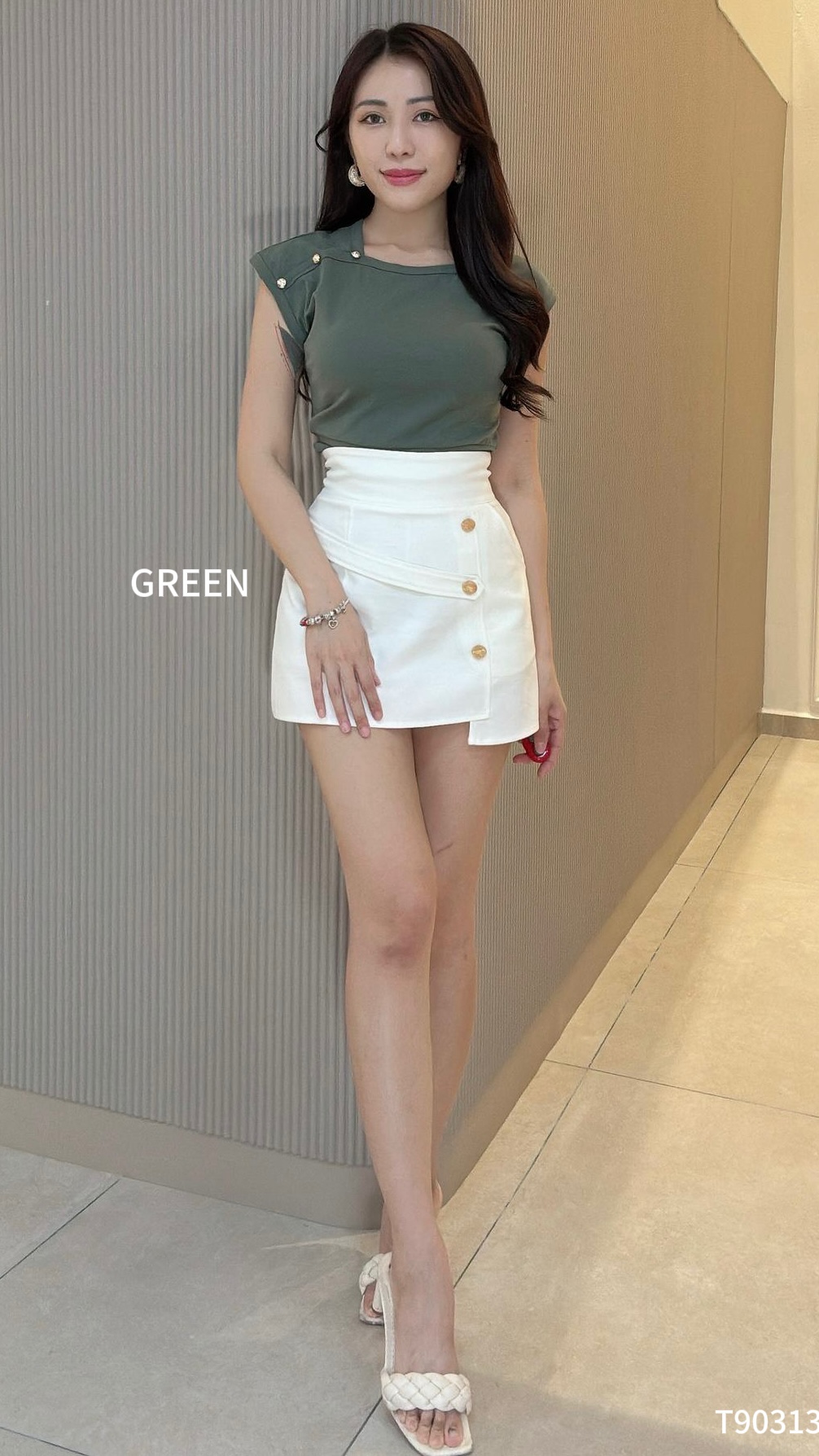 百搭钮扣设计方领上衣 (T90313)-La'Belle Fashion Boutique Sdn Bhd