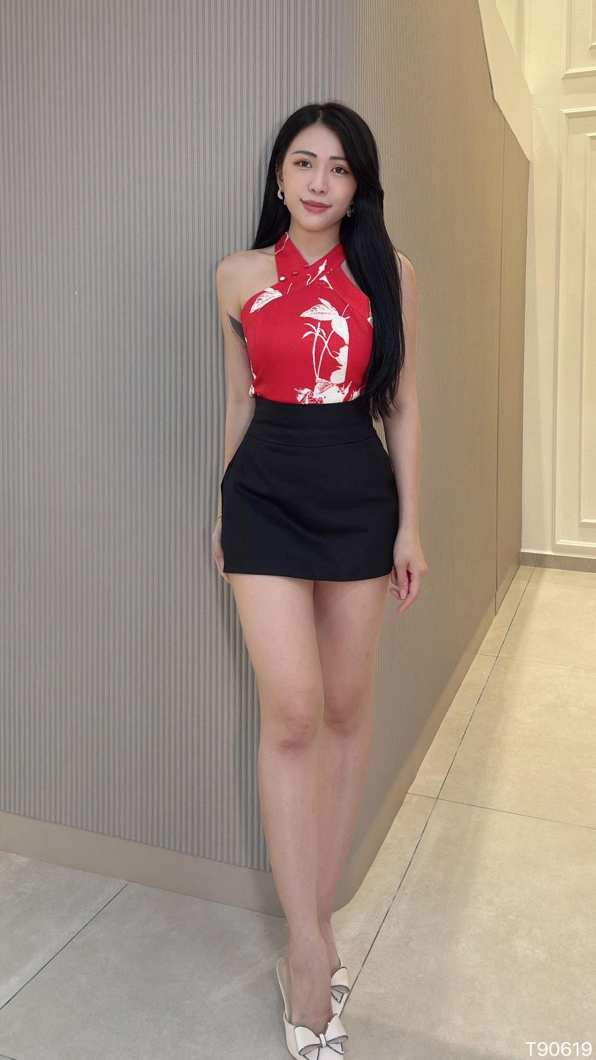 改良版cut-in挂脖撞色设计上衣  (T90619)