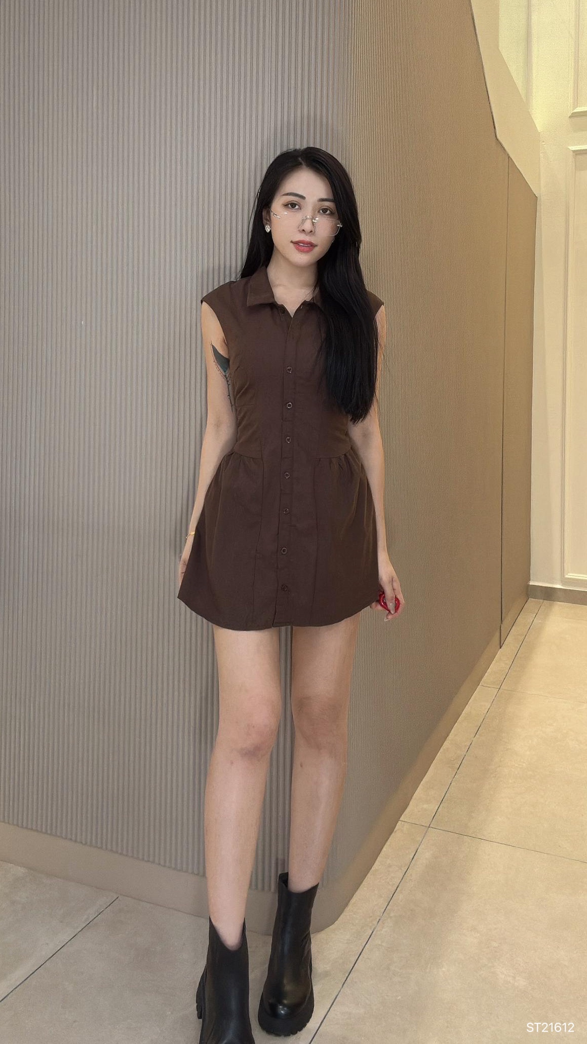 韩系收腰翻领设计无袖连身裙 (ST21612)