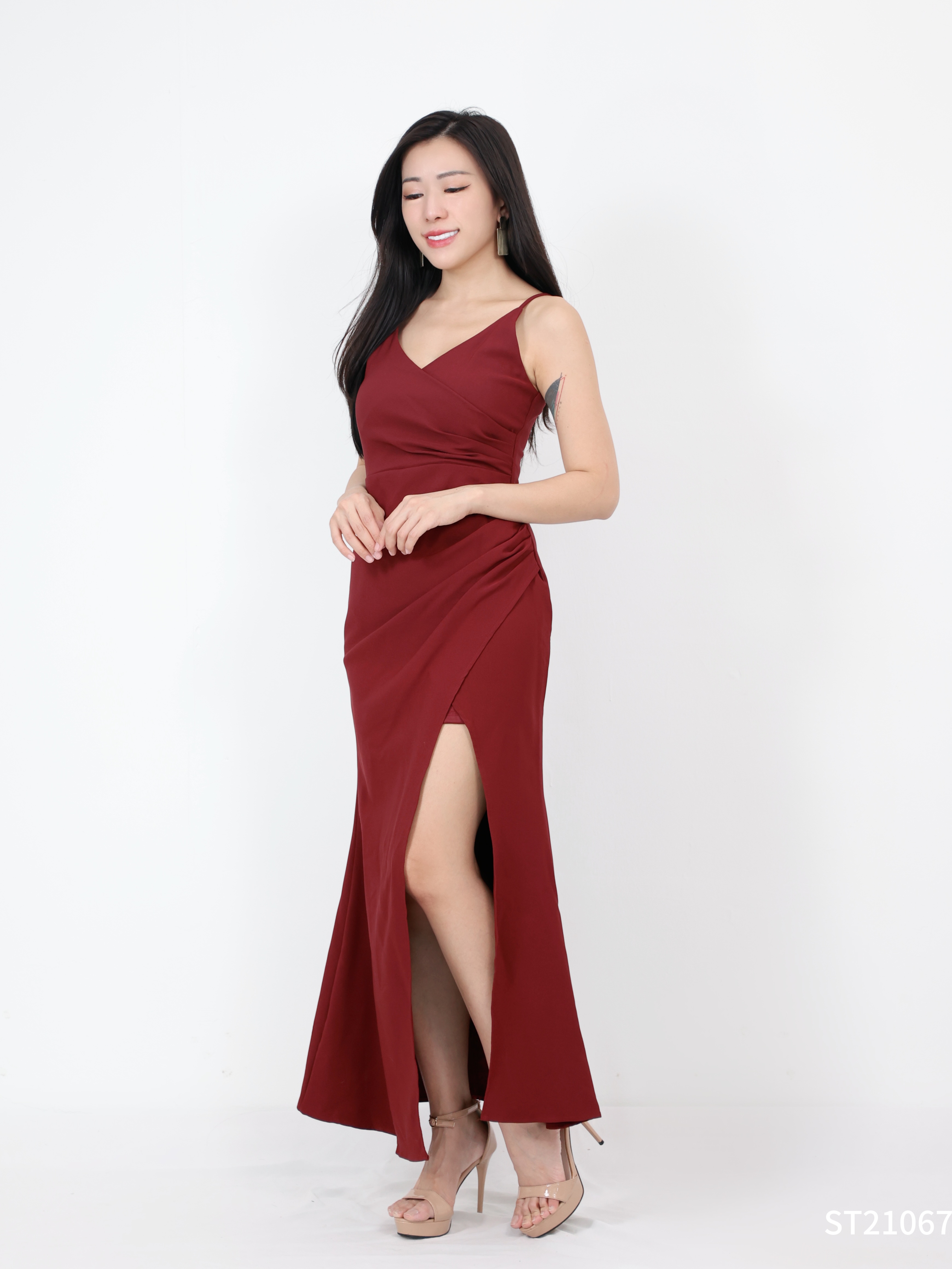 【LBP独家】不规则开叉皱褶设计连身长裙 (ST21067)-La'Belle Fashion Boutique Sdn Bhd