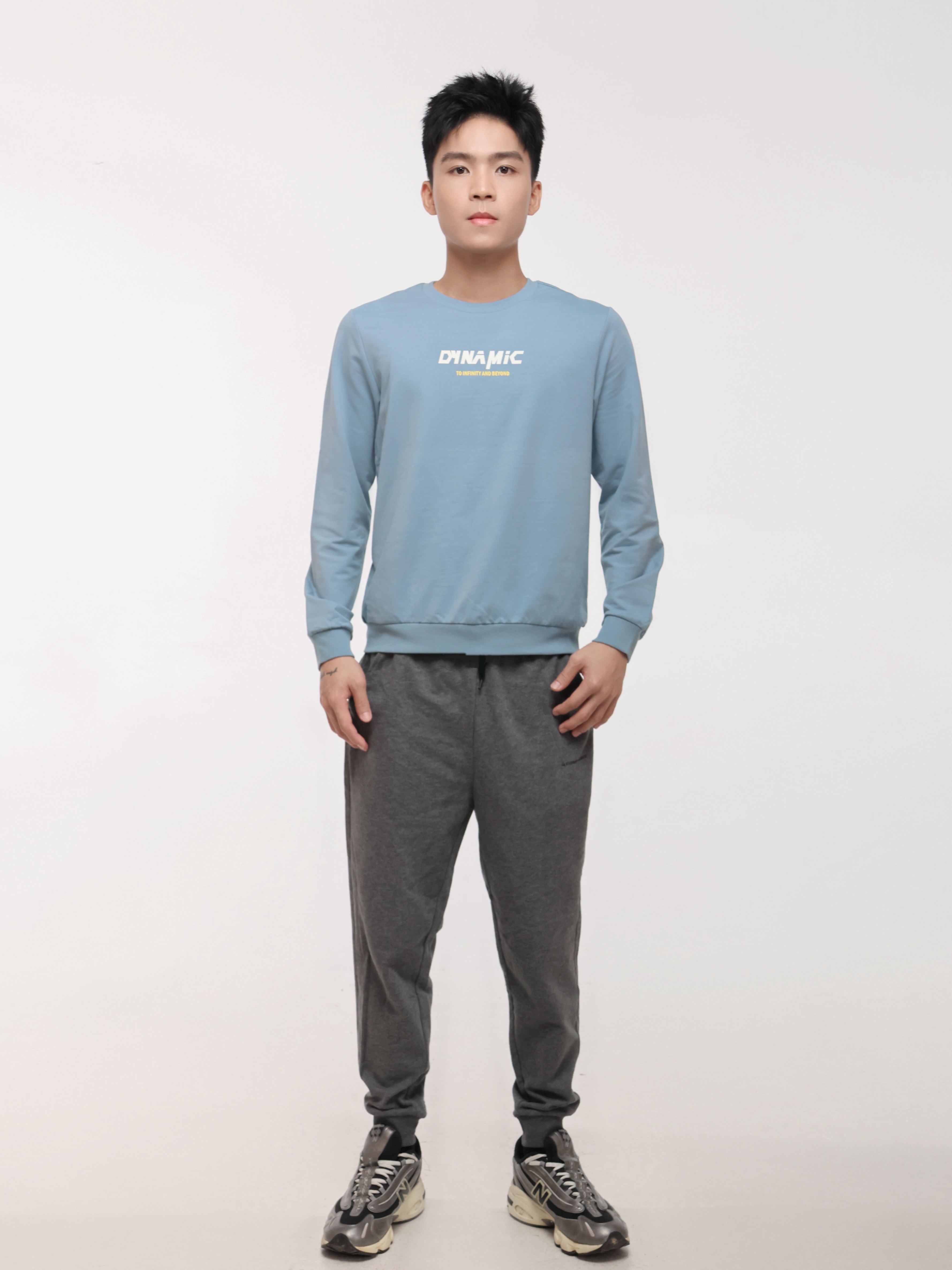 Oversized Solid Colour Men's Sweatshirt with "DYNAMIC" Slogan(YS30112)