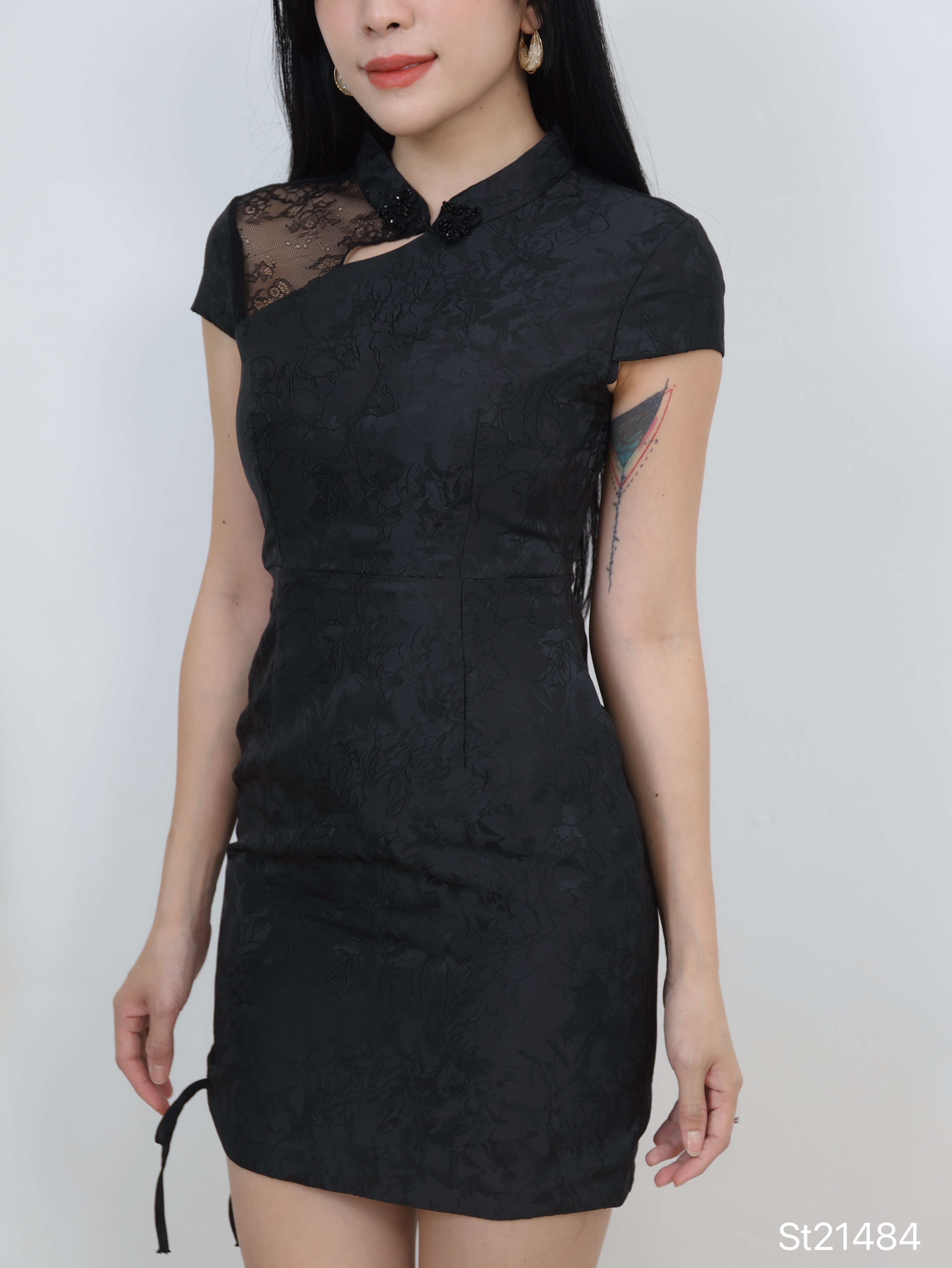 【LBP 独家新年系列】改良版水晶珠盘扣设计立领旗袍 (ST21484)