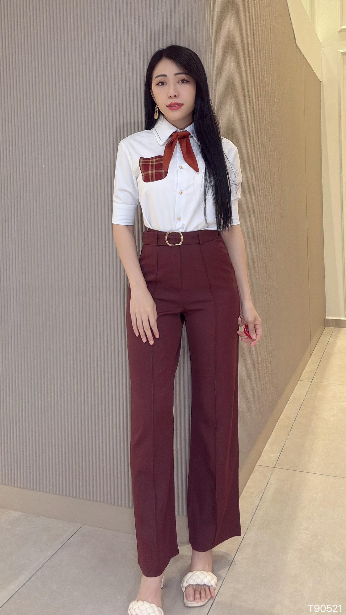 【LBP独家】高级感撞色翻领蕾丝设计上衣 (T90521)