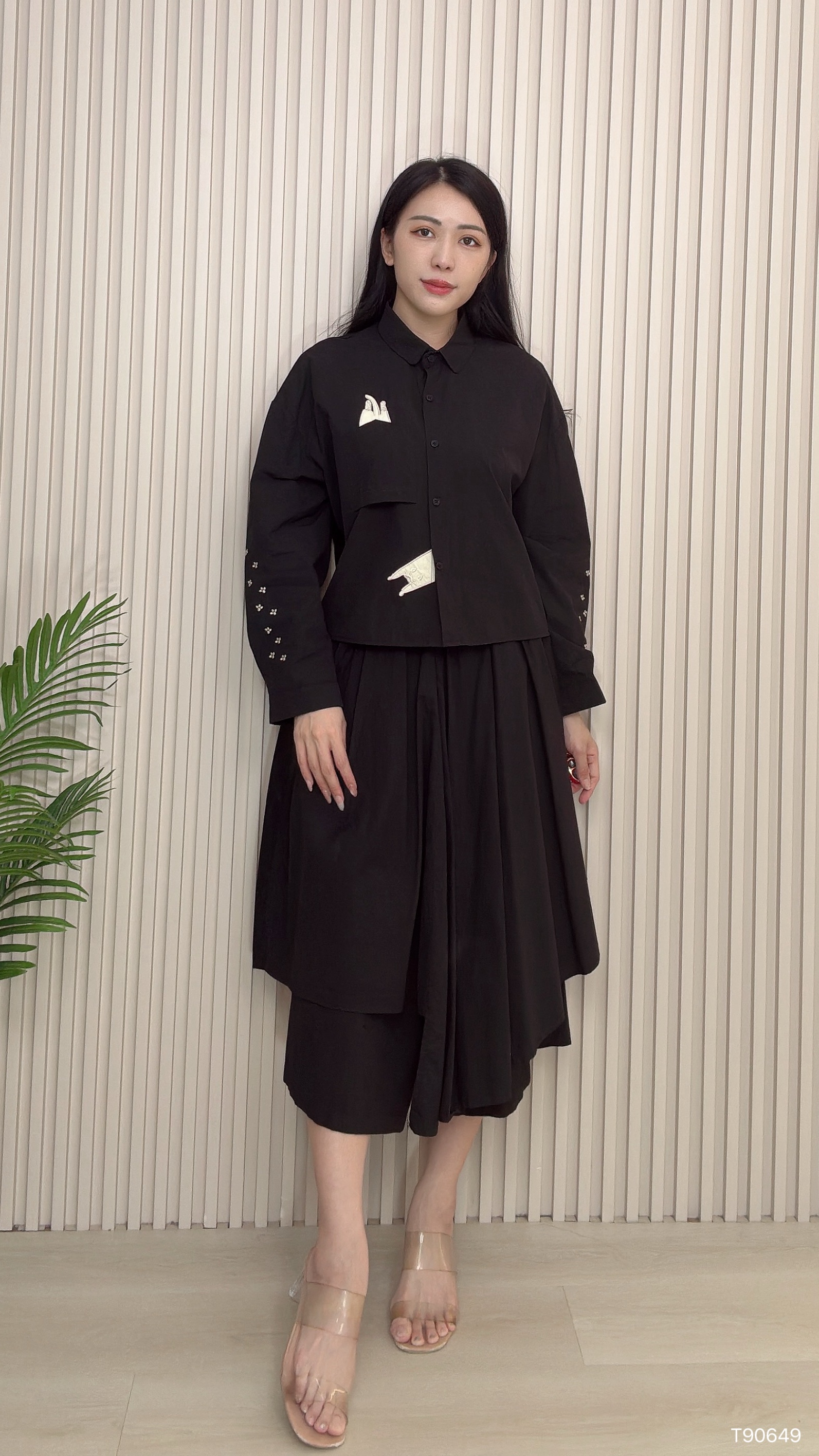 设计感翻领刺绣设计长袖上衣 (T90649)