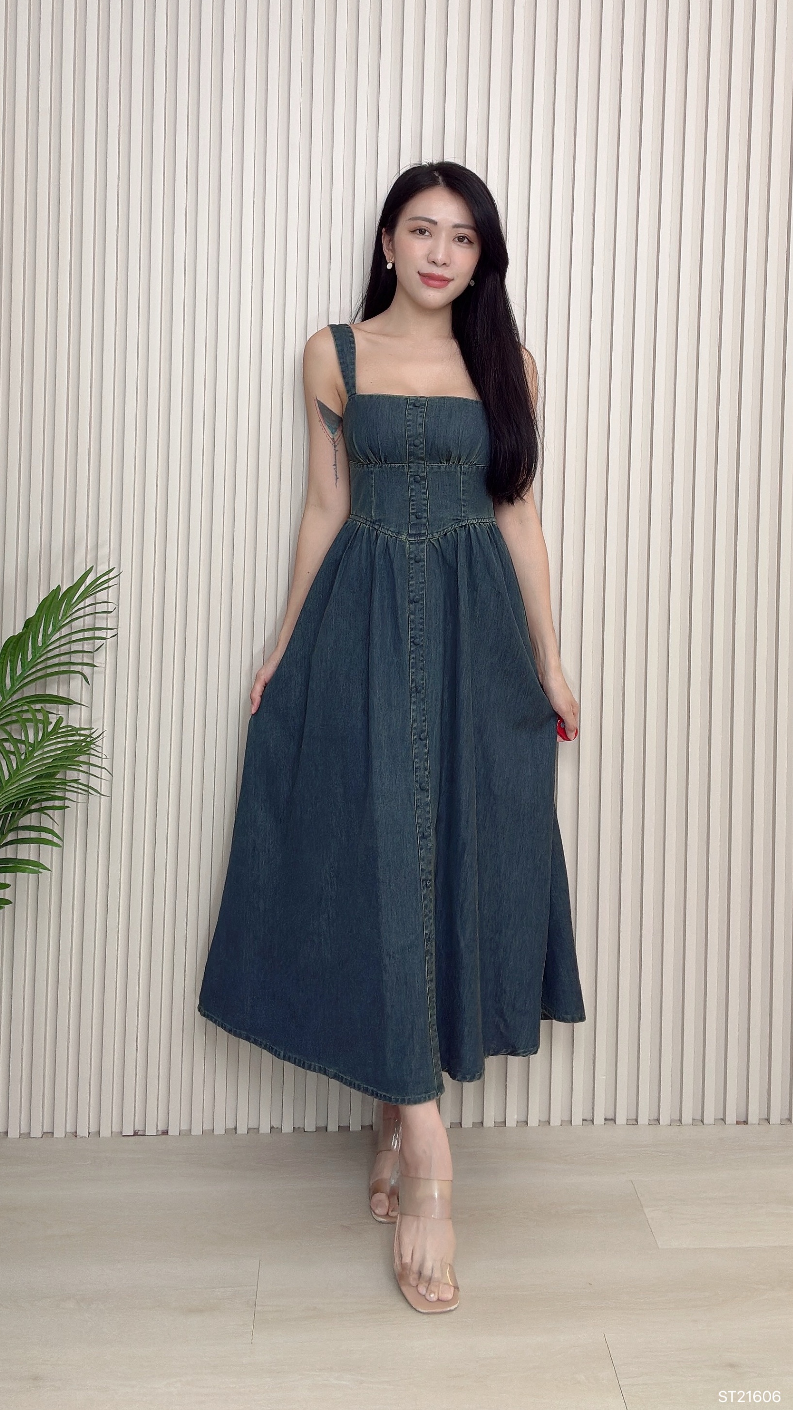 韩系排扣束腰吊带连身裙 (ST21606)