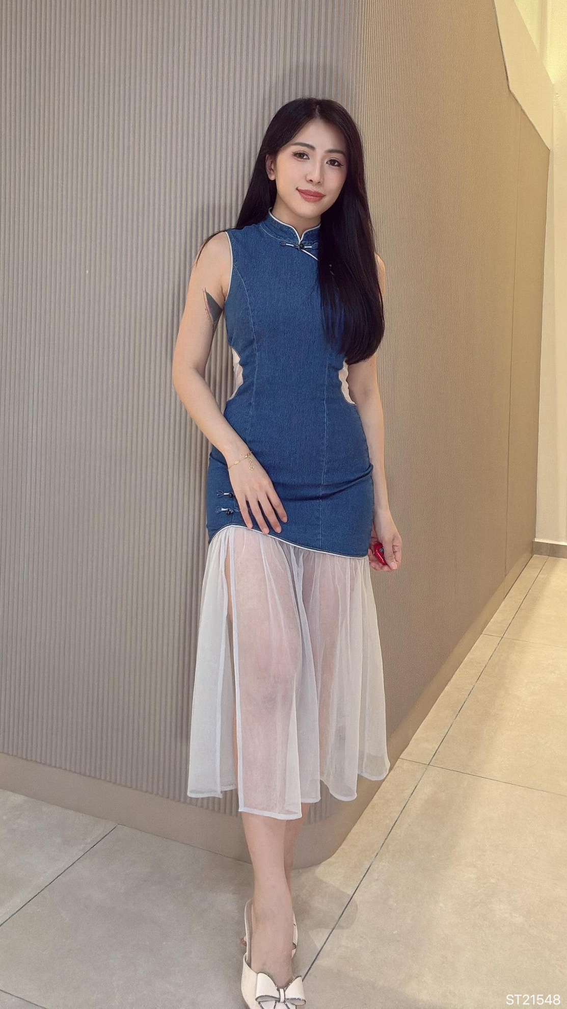 新中式露腰网纱拼接设计无袖牛仔旗袍 (ST21548)