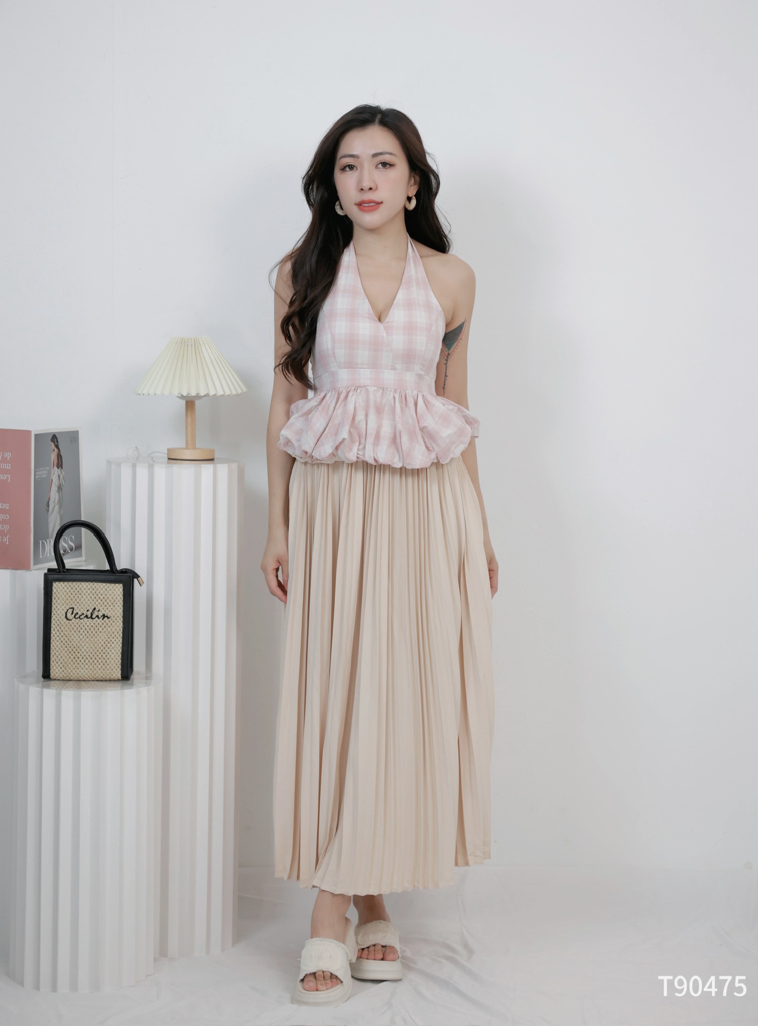 纯欲风系带挂脖设计花苞上衣 (T90475)