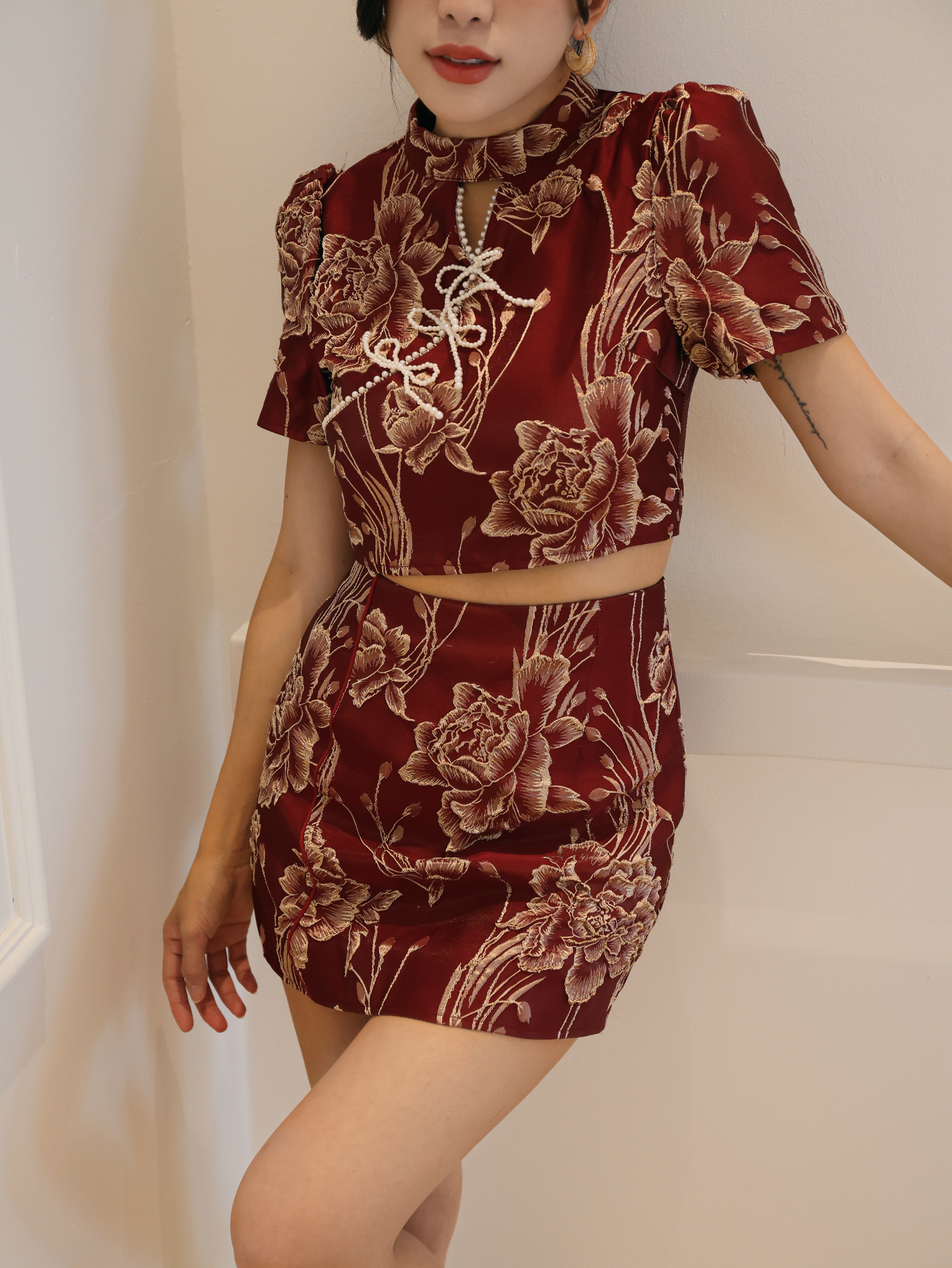 【LBP GXFC 独家新年系列】新中式国风花朵刺绣旗袍两件套 (ST21166)-La'Belle Fashion Boutique Sdn Bhd