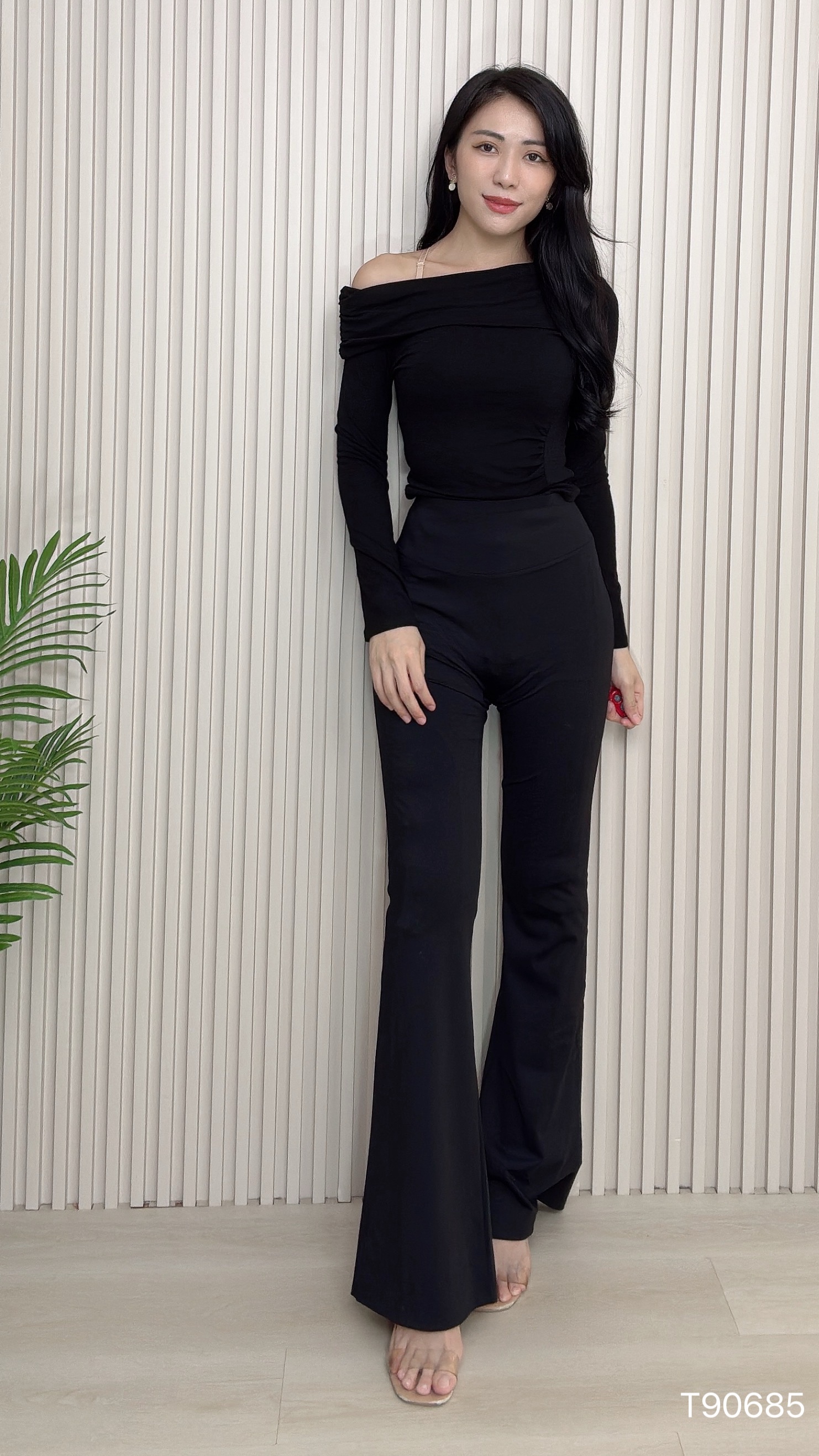 法式斜肩压皱设计长袖上衣 (T90685)