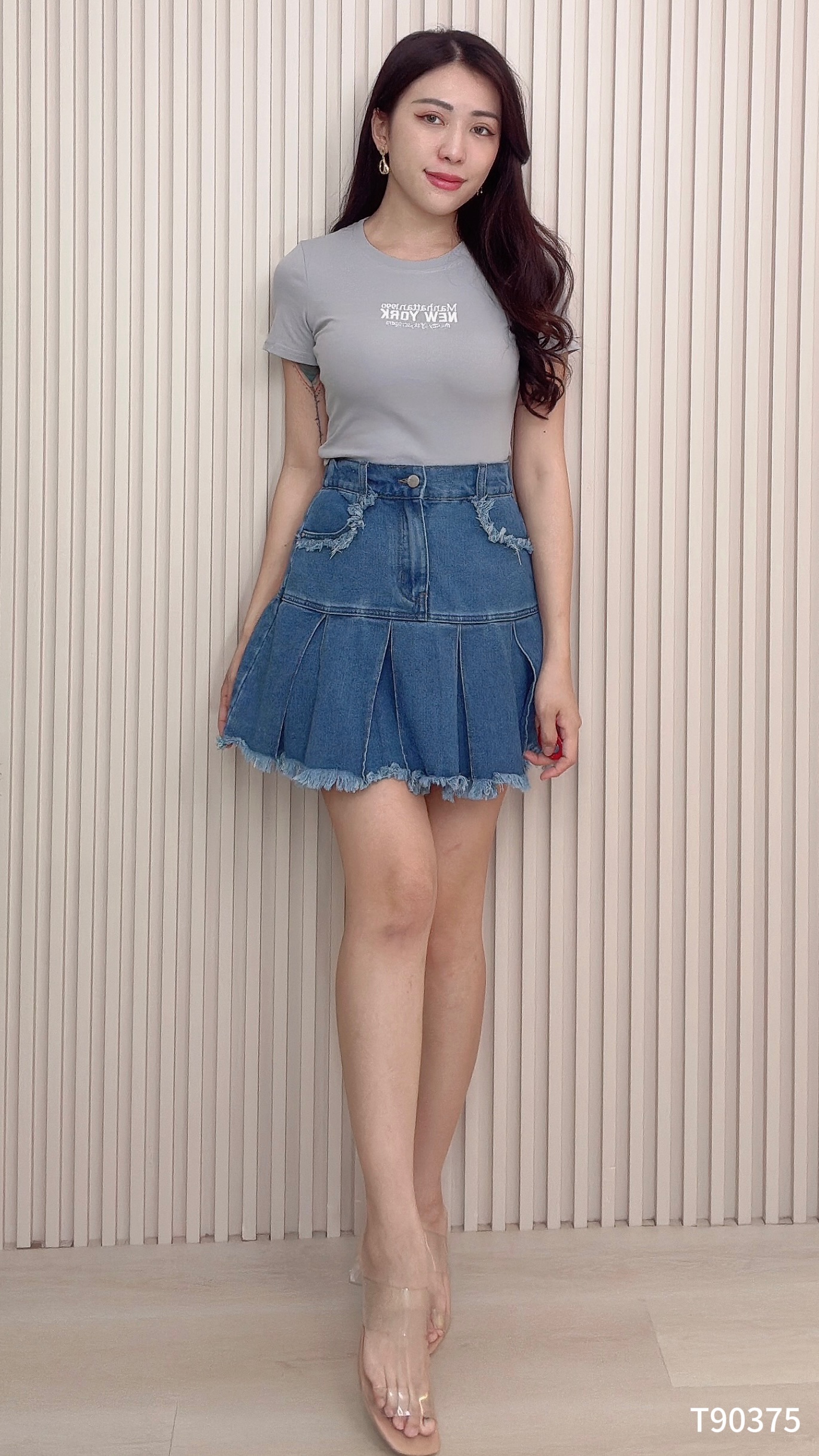 休闲字母刺绣圆领T恤 (T90375)