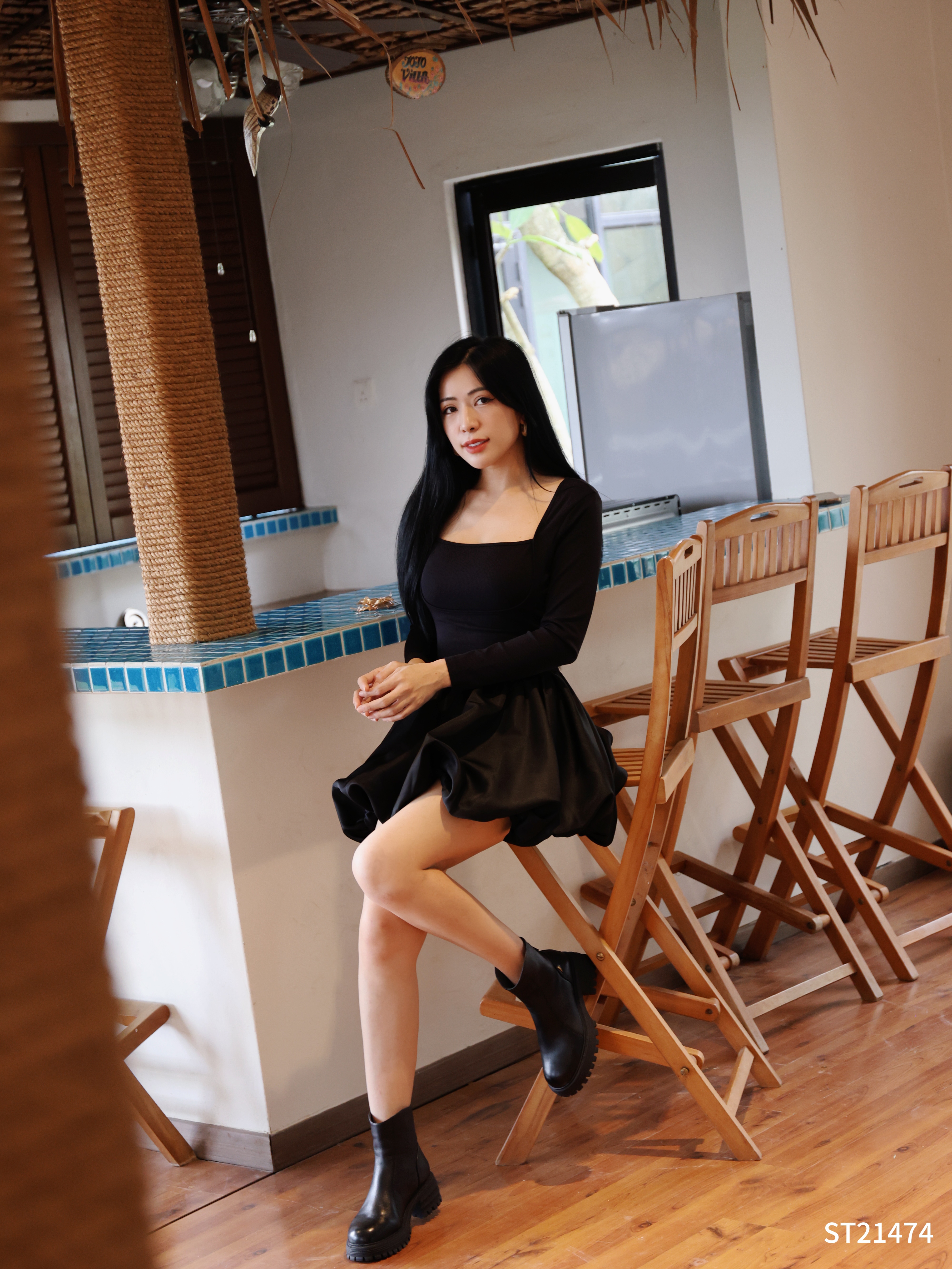 【LBP独家】绝美芭蕾风方领长袖连身裙 (ST21474)