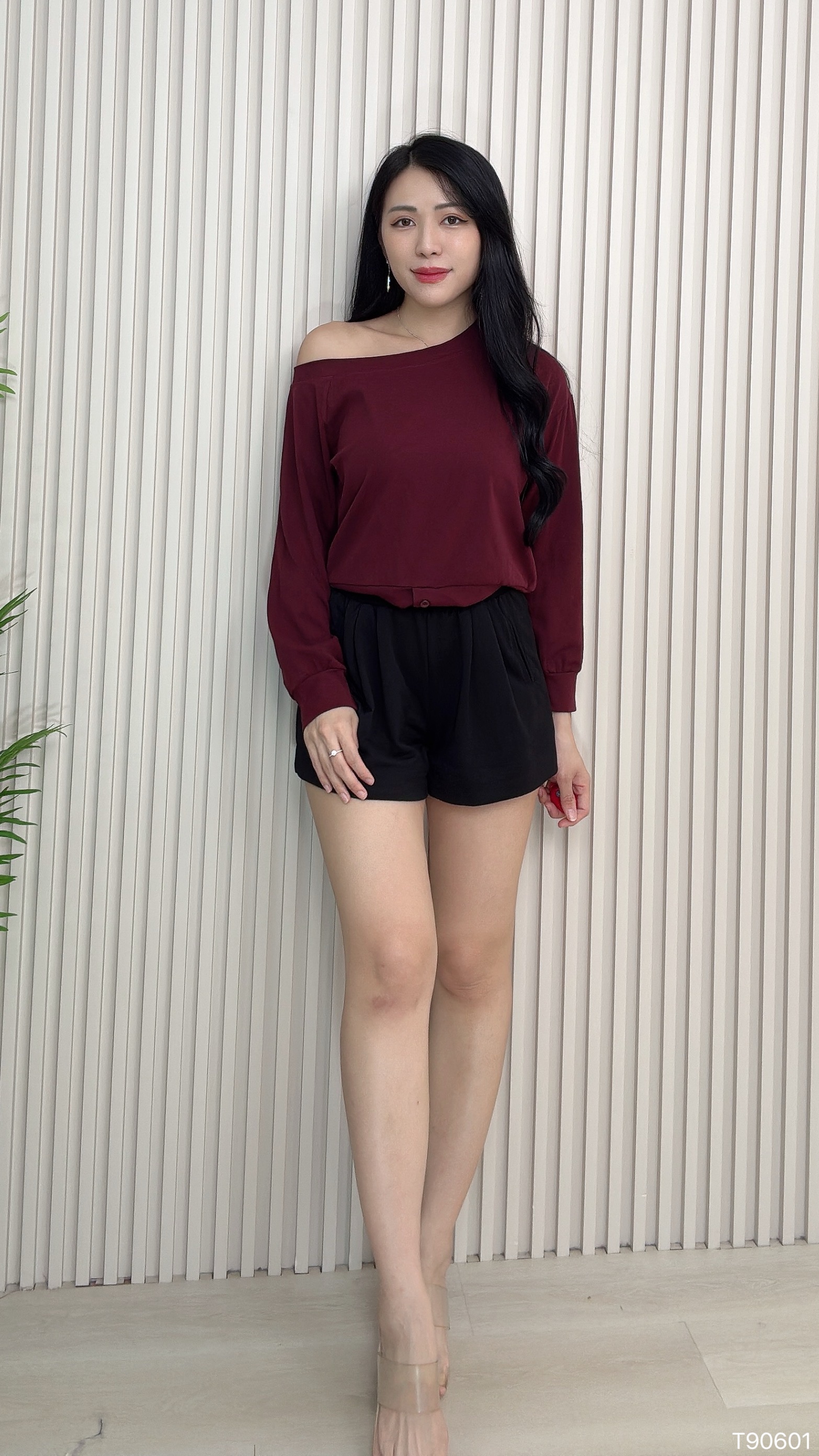 慵懒宽松斜肩设计长袖上衣 (T90601)