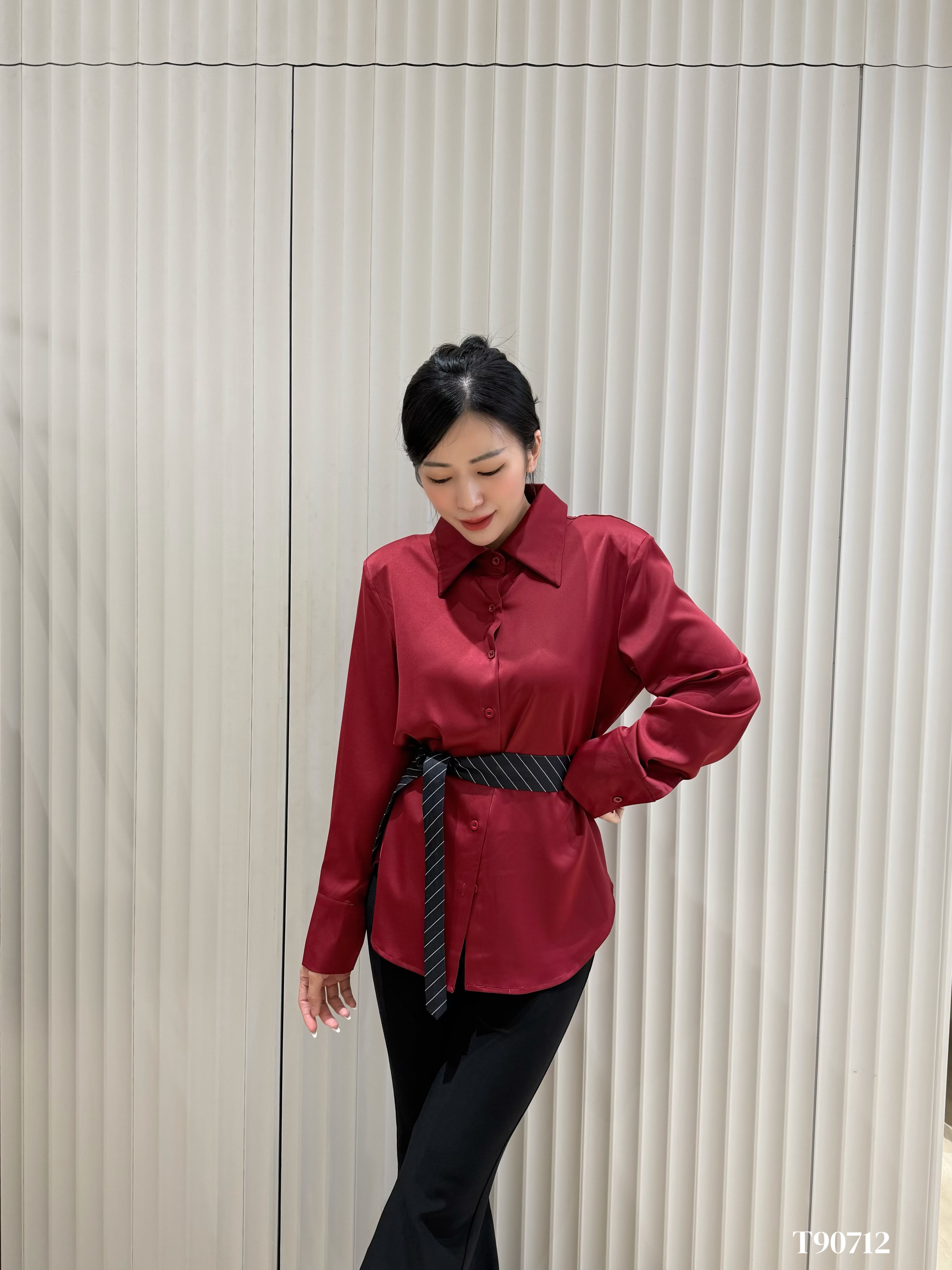 高端OL风撞色翻领设计长袖上衣 (T90712)