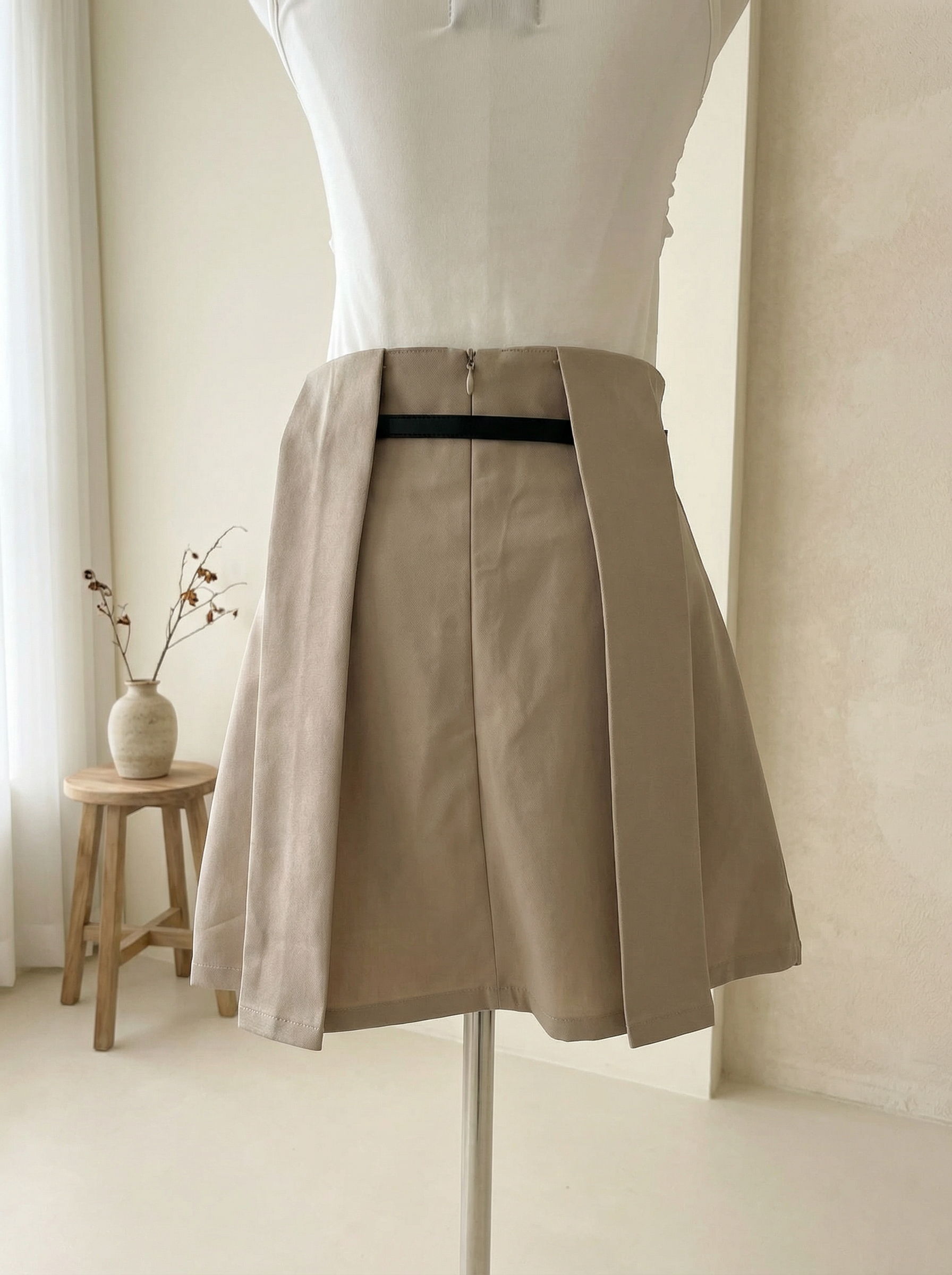 气质立体压褶设计A字高腰短裙 (ST21616)