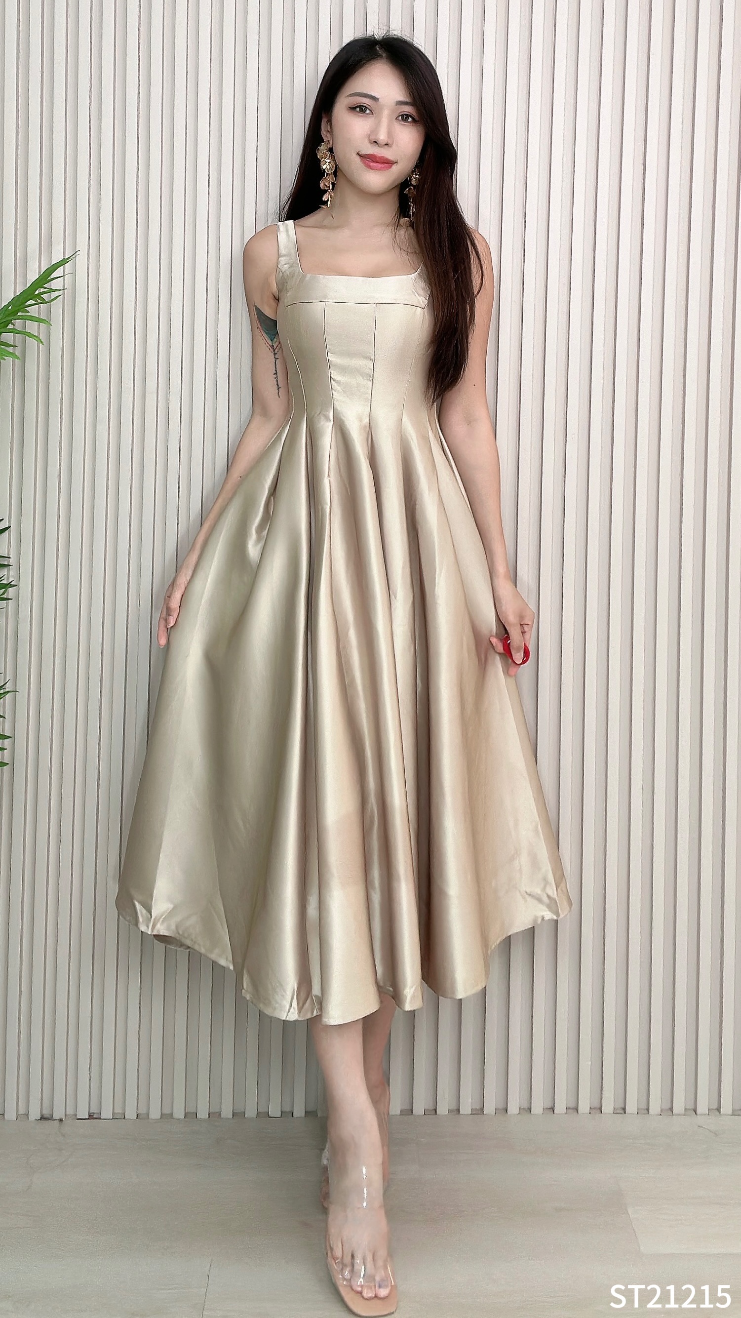 【LBP独家】法式优雅收腰方领吊带连身裙 (ST21215)-La'Belle Fashion Boutique Sdn Bhd