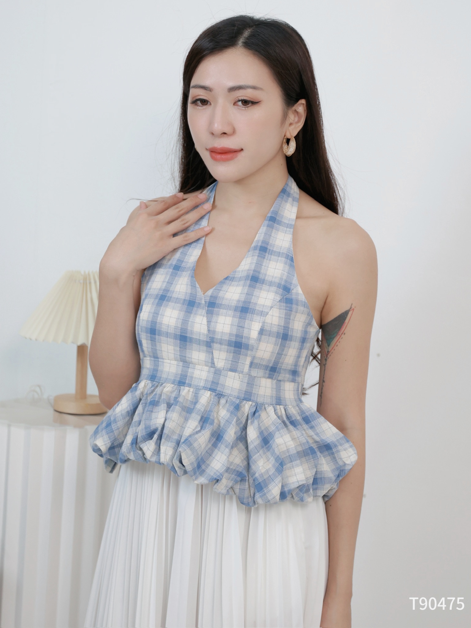 纯欲风系带挂脖设计花苞上衣 (T90475)