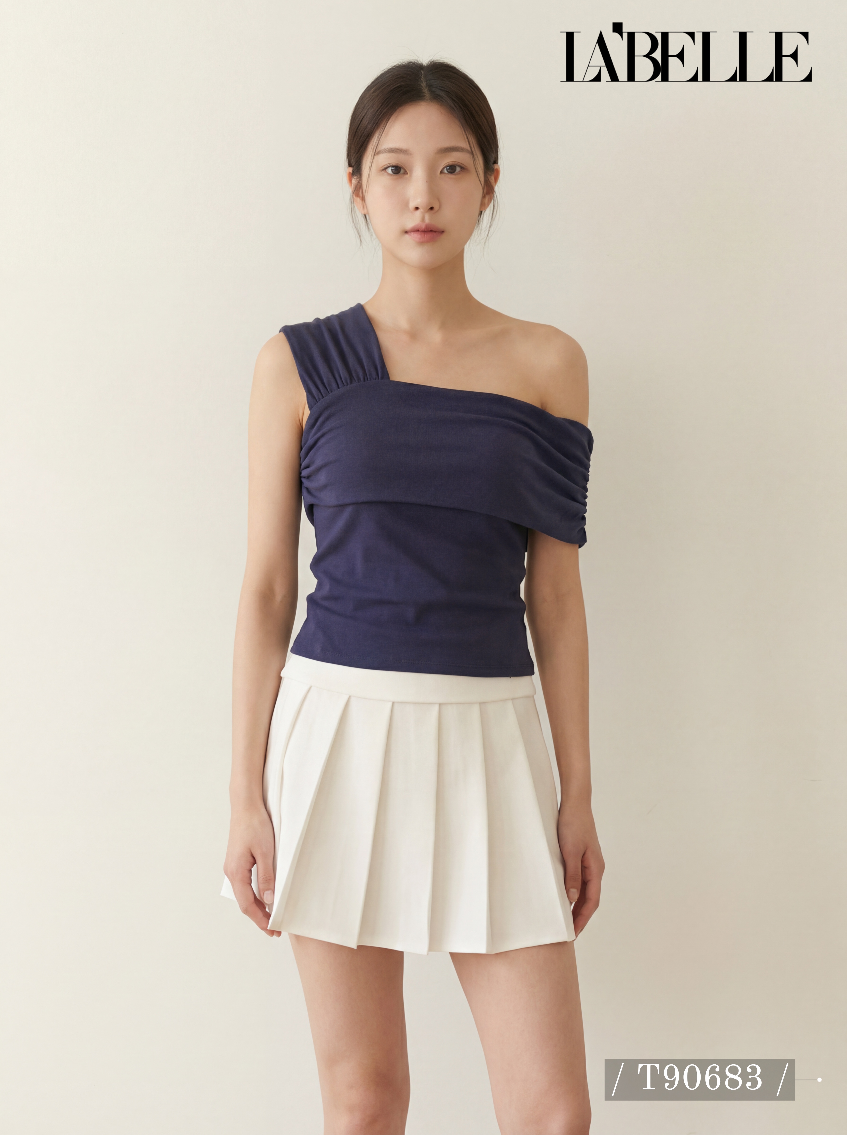 百搭纯色斜肩露锁骨设计上衣 (T90683)