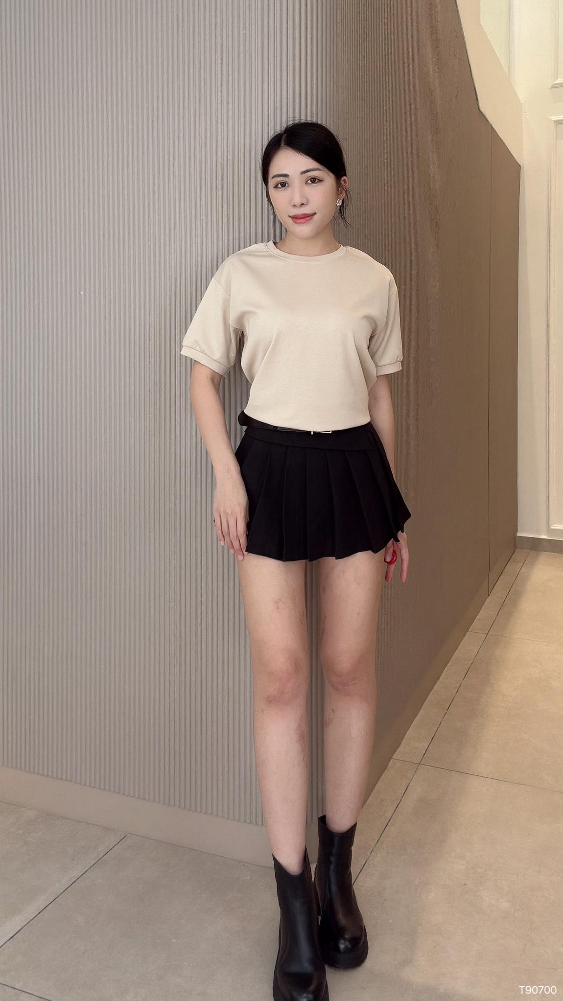 简约纯色圆领宽松上衣 (T90700)