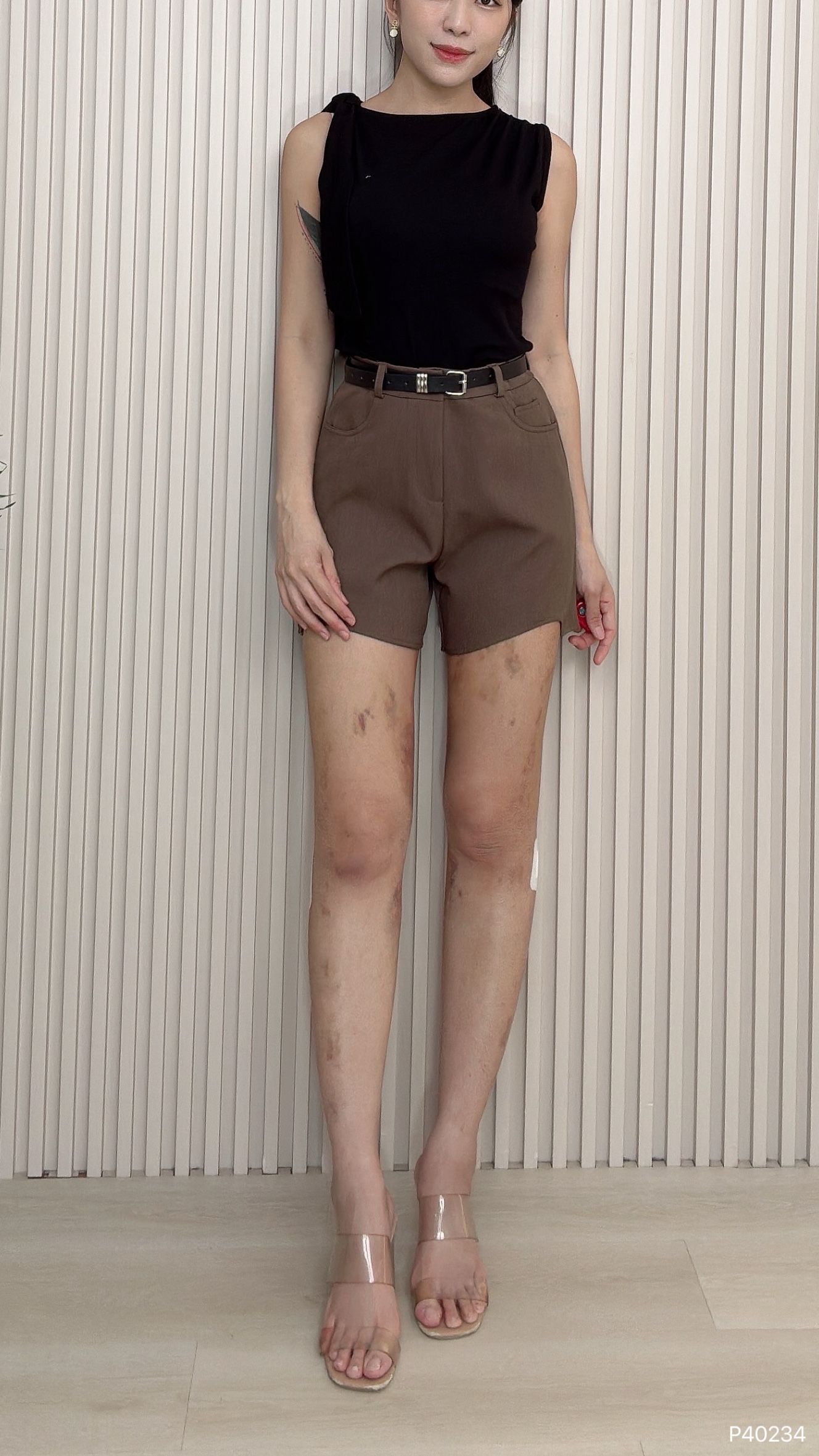 时尚百搭显瘦阔腿高腰短裤 (P40234)