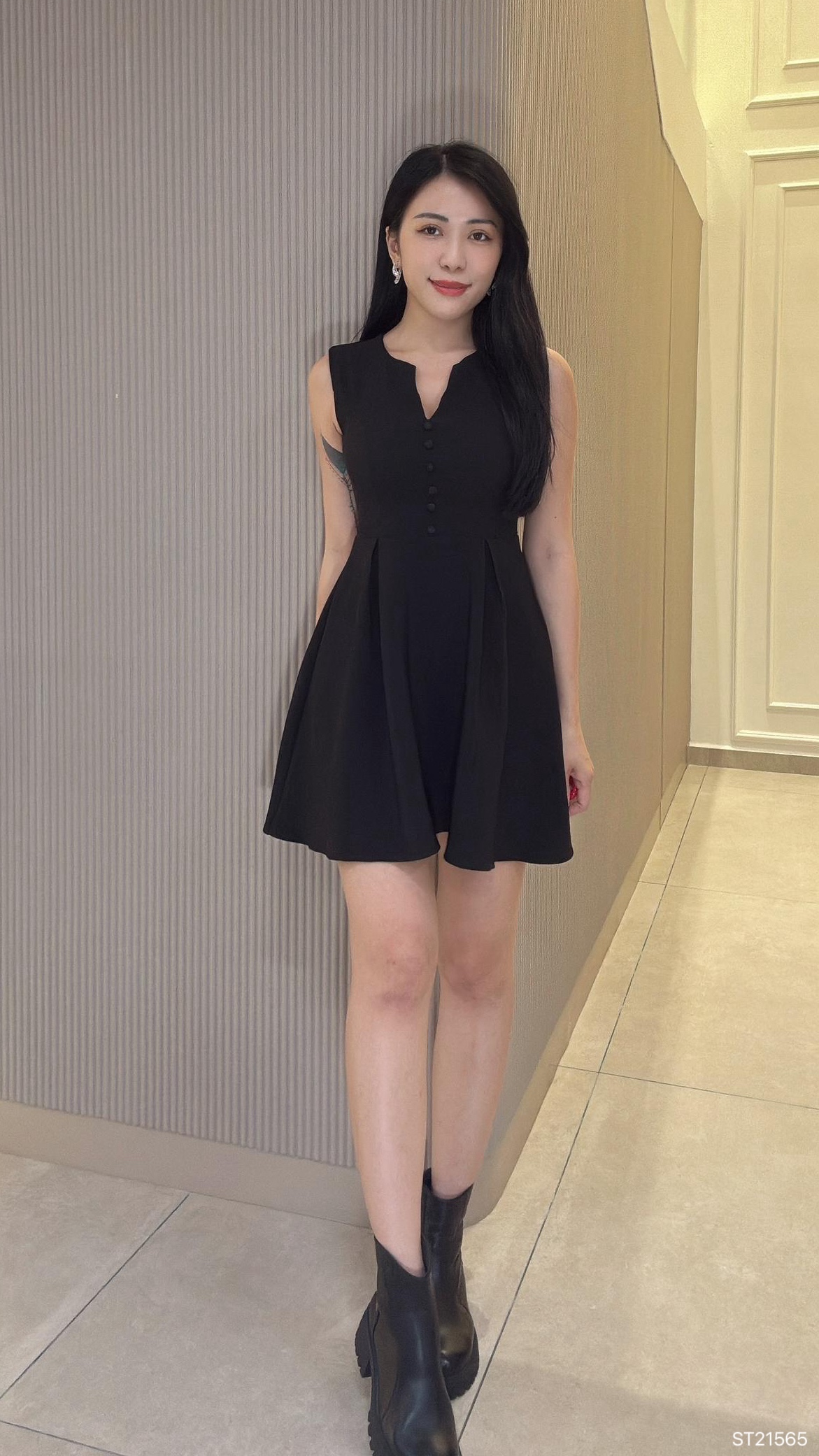 【LBP独家】高端V领假纽扣设计无袖连身裙  (ST21565)