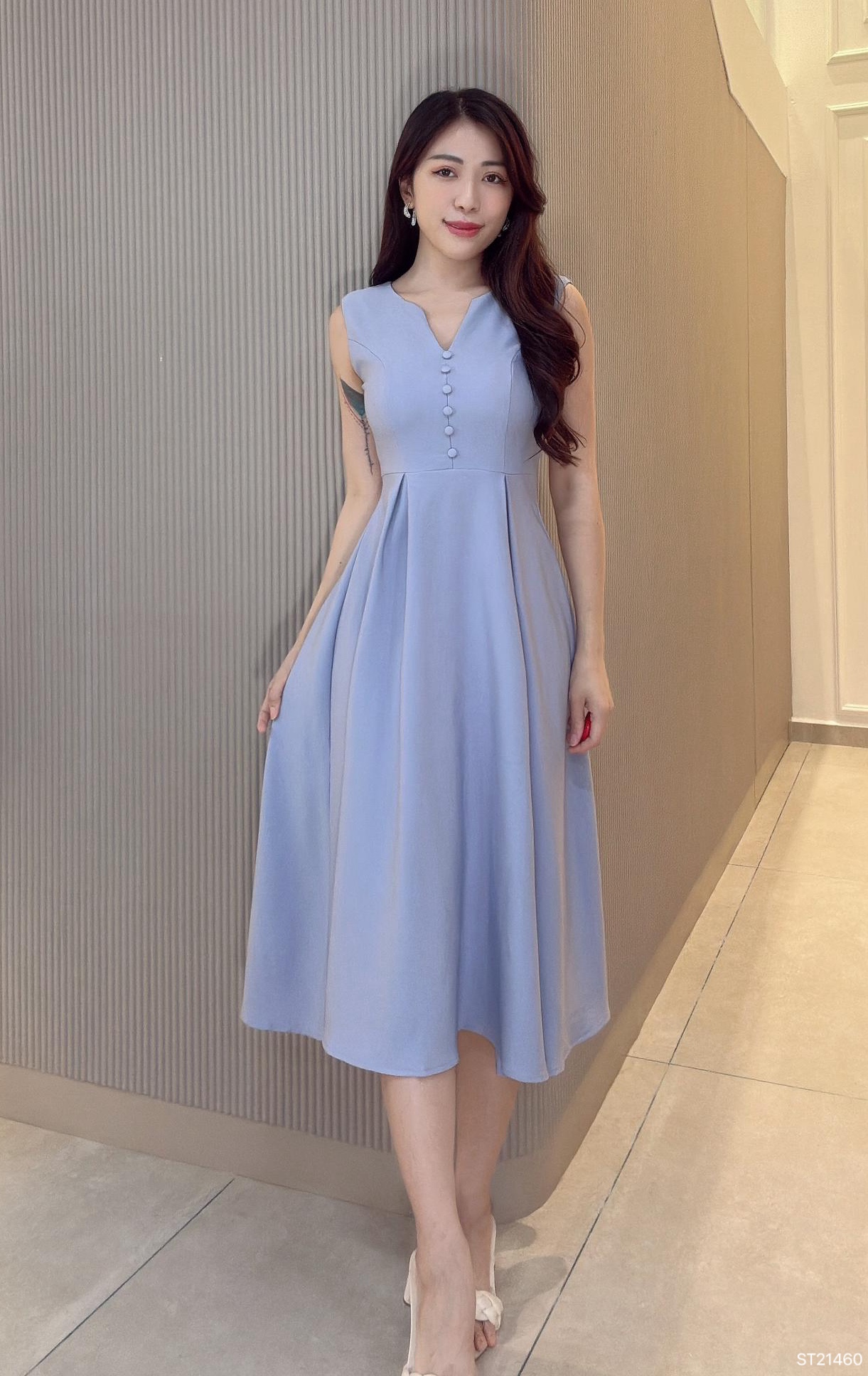 法式V领假纽扣设计无袖连身裙 (ST21460)