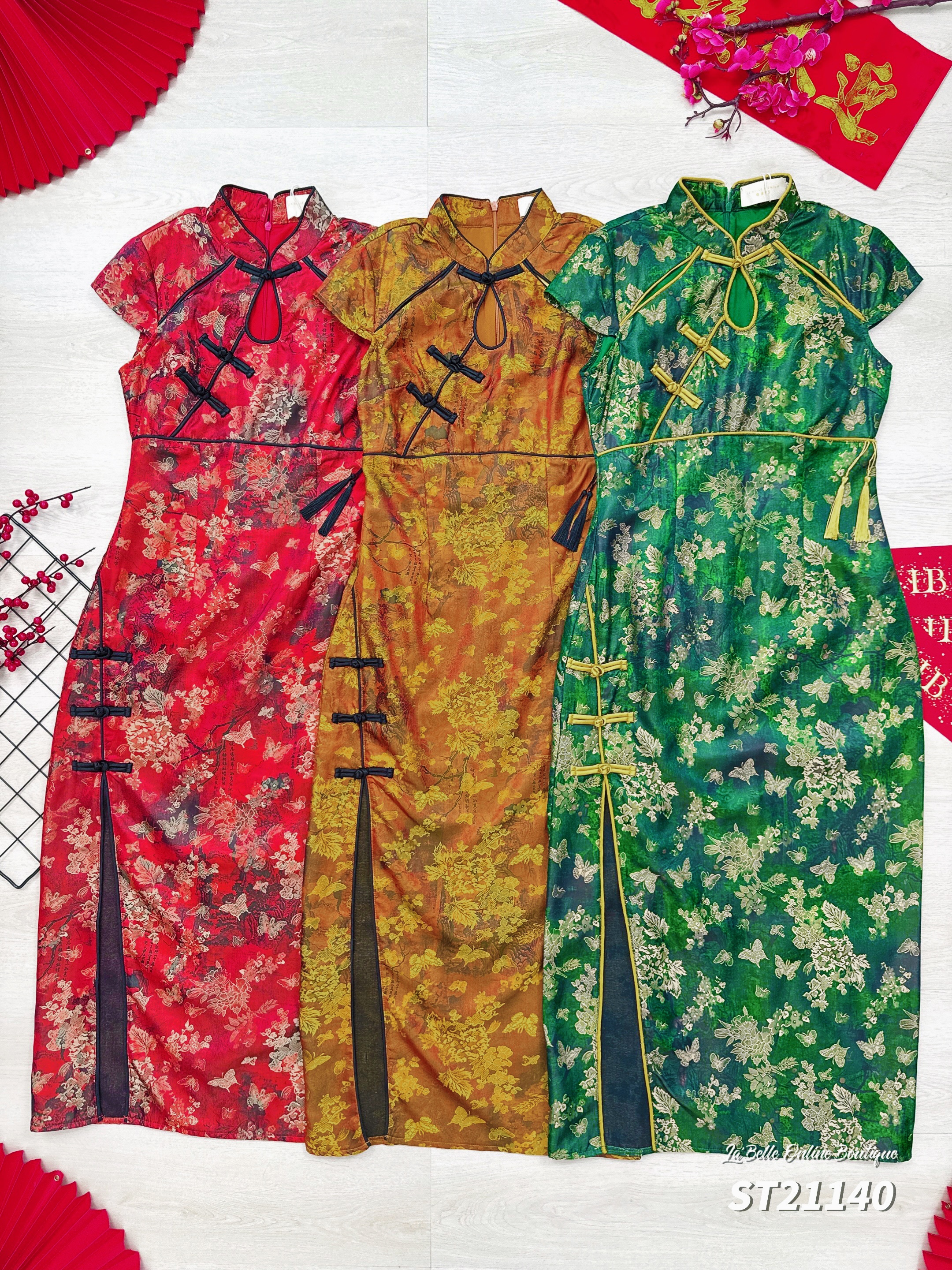 【LBP GXFC 独家新年系列】复古国风修身版过膝旗袍 (ST21140)-La'Belle Fashion Boutique Sdn Bhd