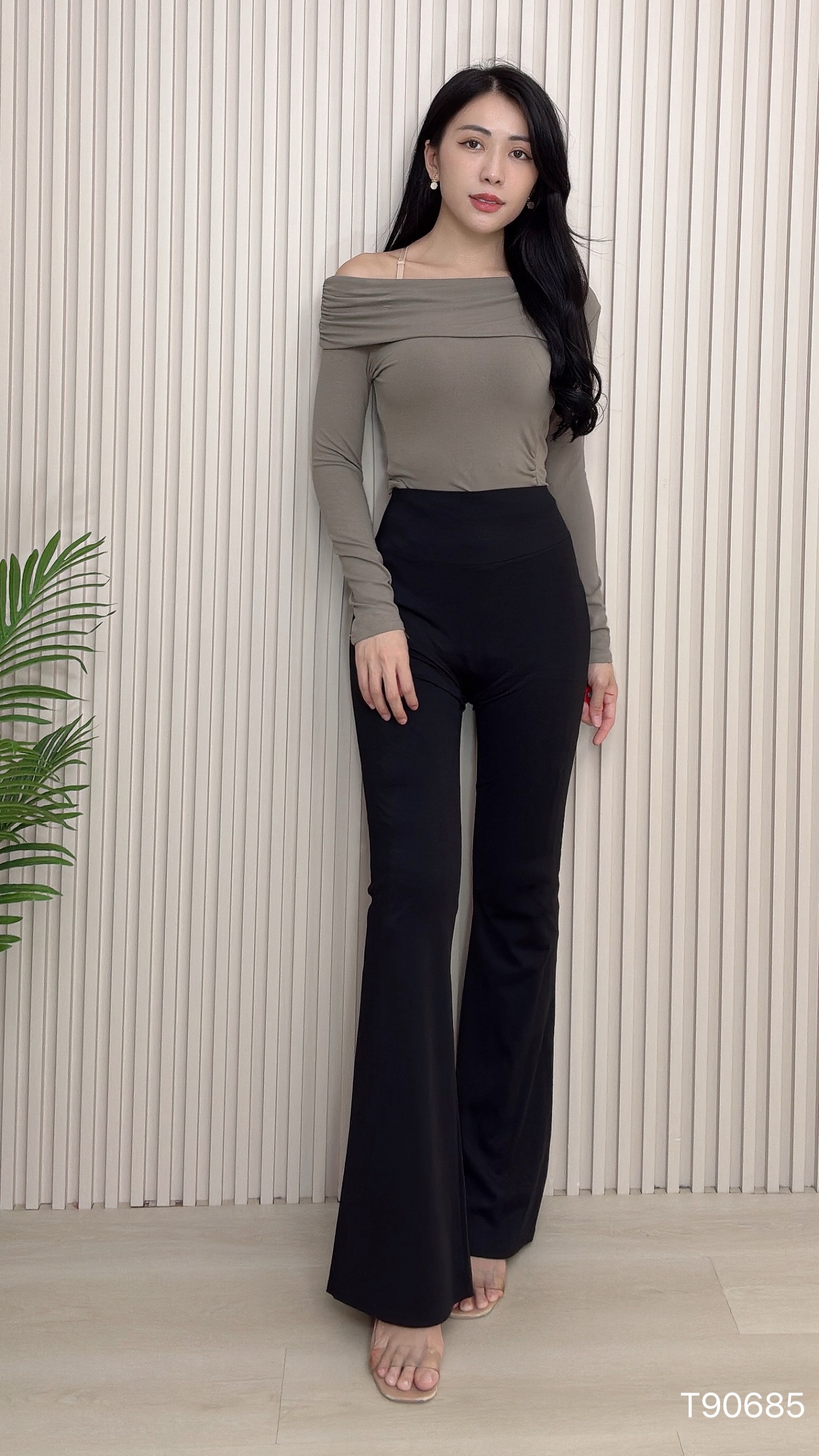 法式斜肩压皱设计长袖上衣 (T90685)