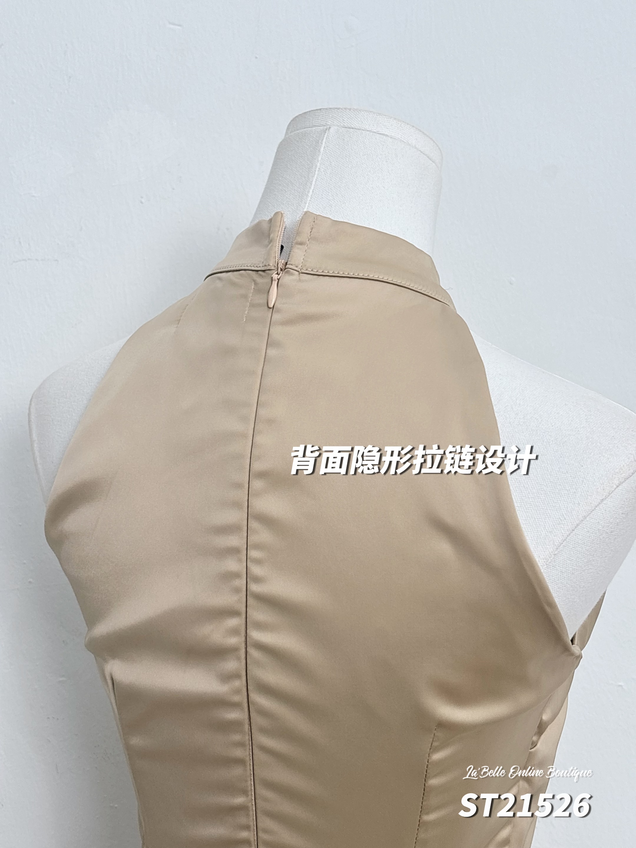 高级感压褶露腰削肩设计长版旗袍 (ST21526)